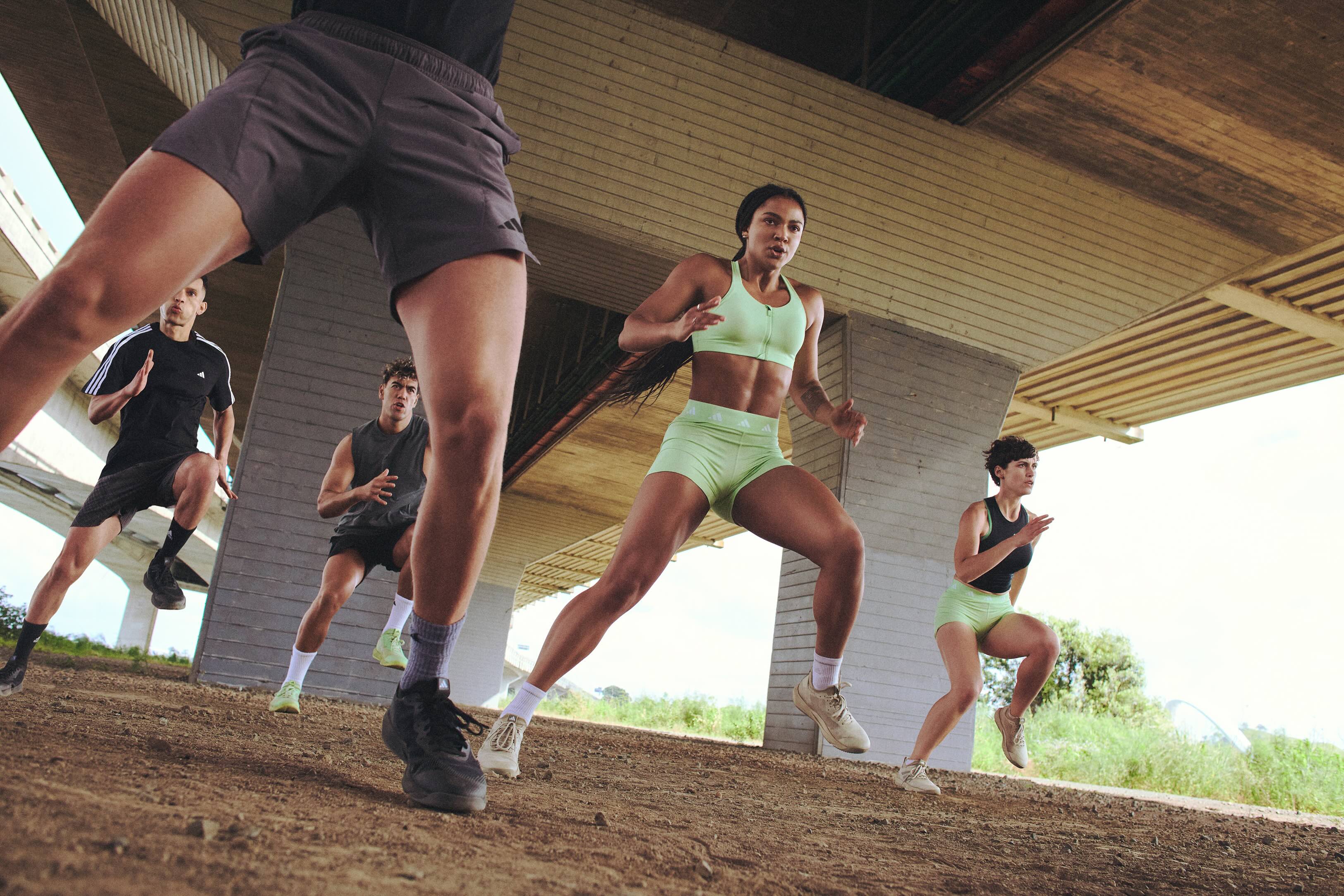 Das Beste aus allen Welten für deine Fitness! Erlebe mit XTRAFIT die innovative Verbindung von Outdoor-Training, HIIT und Gruppenworkouts in unseren POP UP Outdoor Classes.
