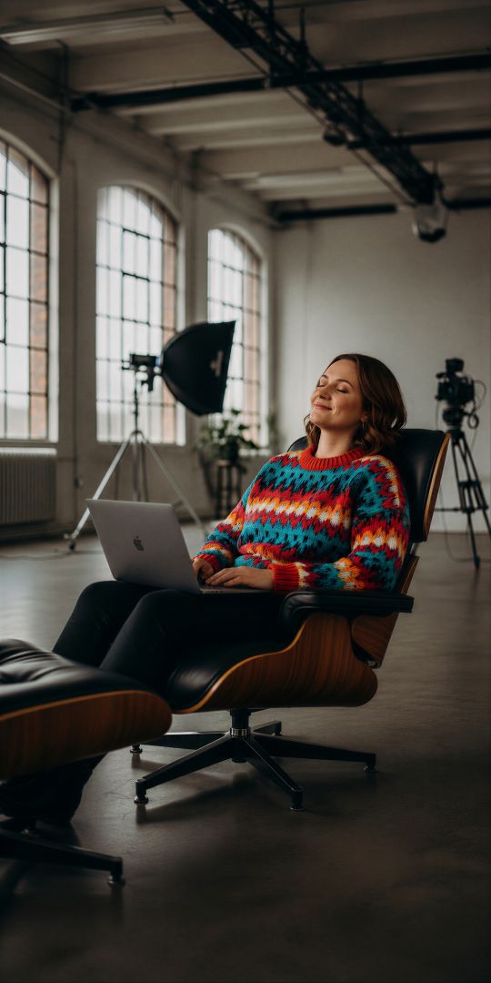 Content Creator is working effortless on campaigns