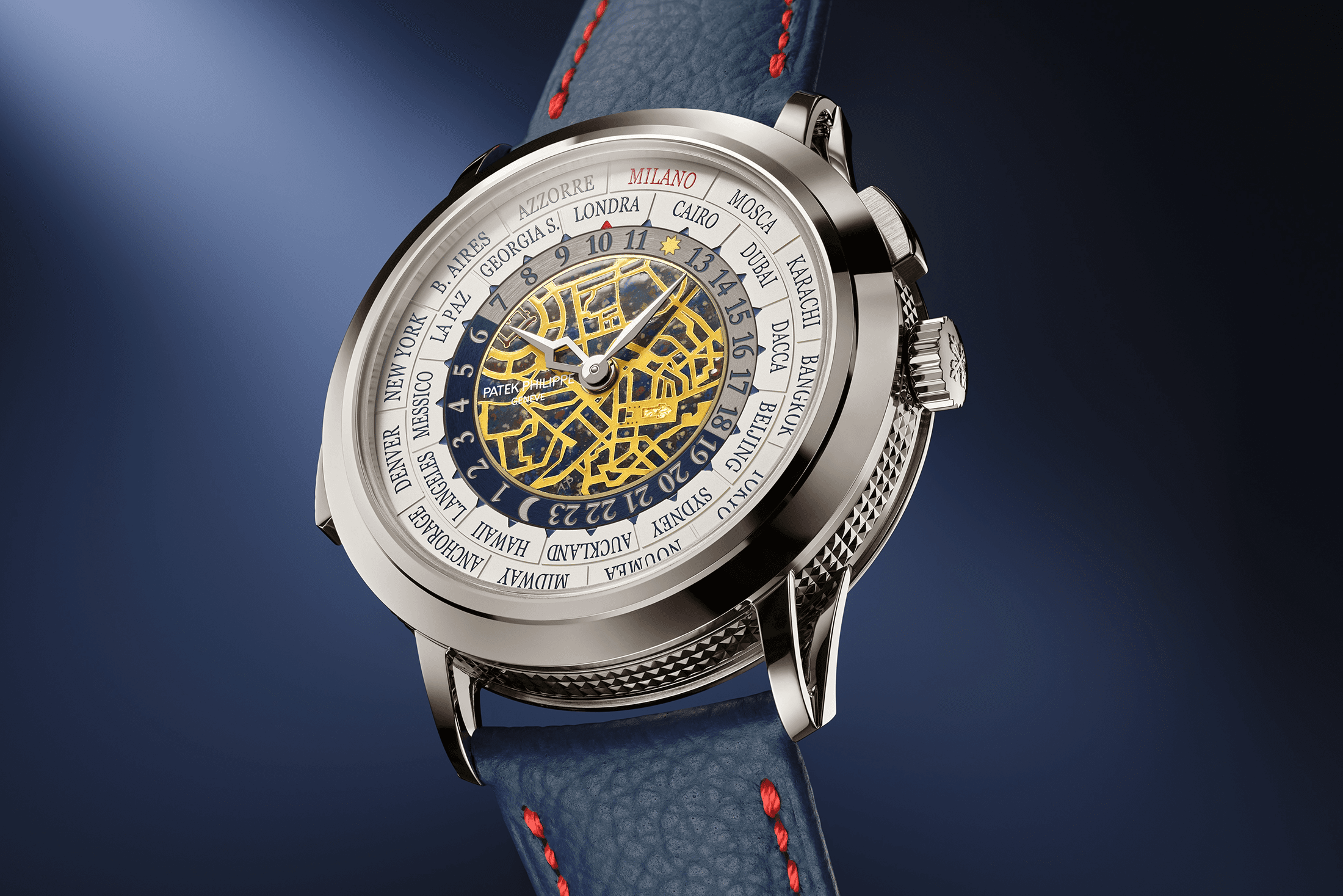 Patek Philippe 5531G-013 : plan nocturne de Milan en émail cloisonné au centre du cadran Heure Universelle.