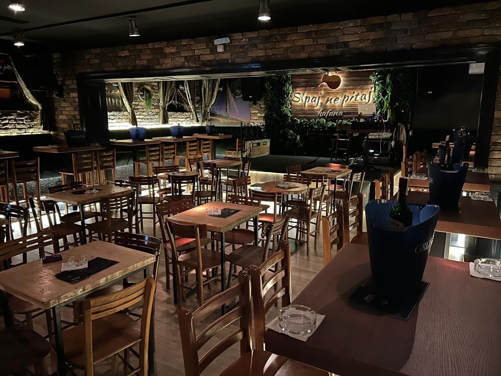 Kafana night at Sipaj, Ne Pitaj, Belgrade