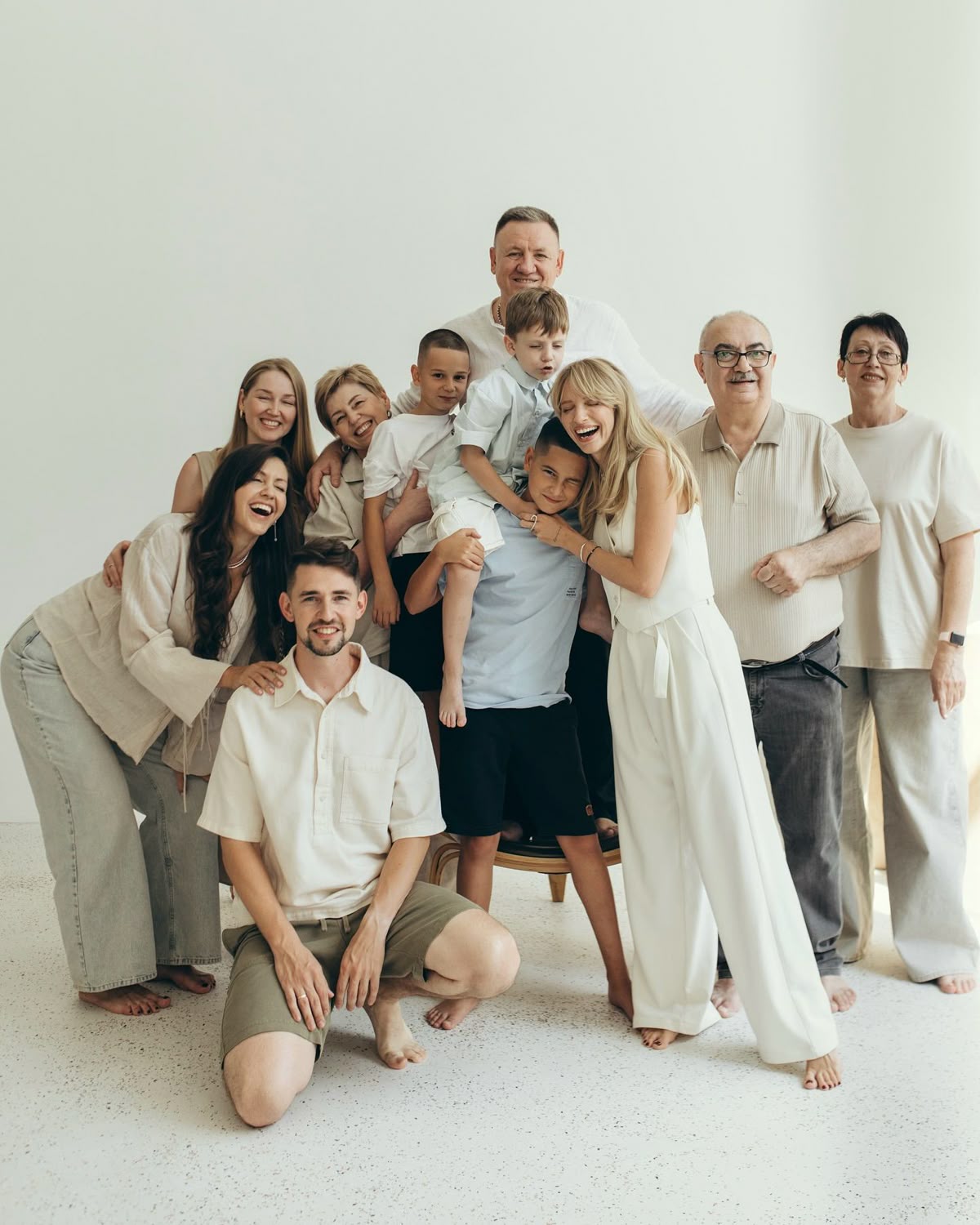 Family session outdoors in natural light
