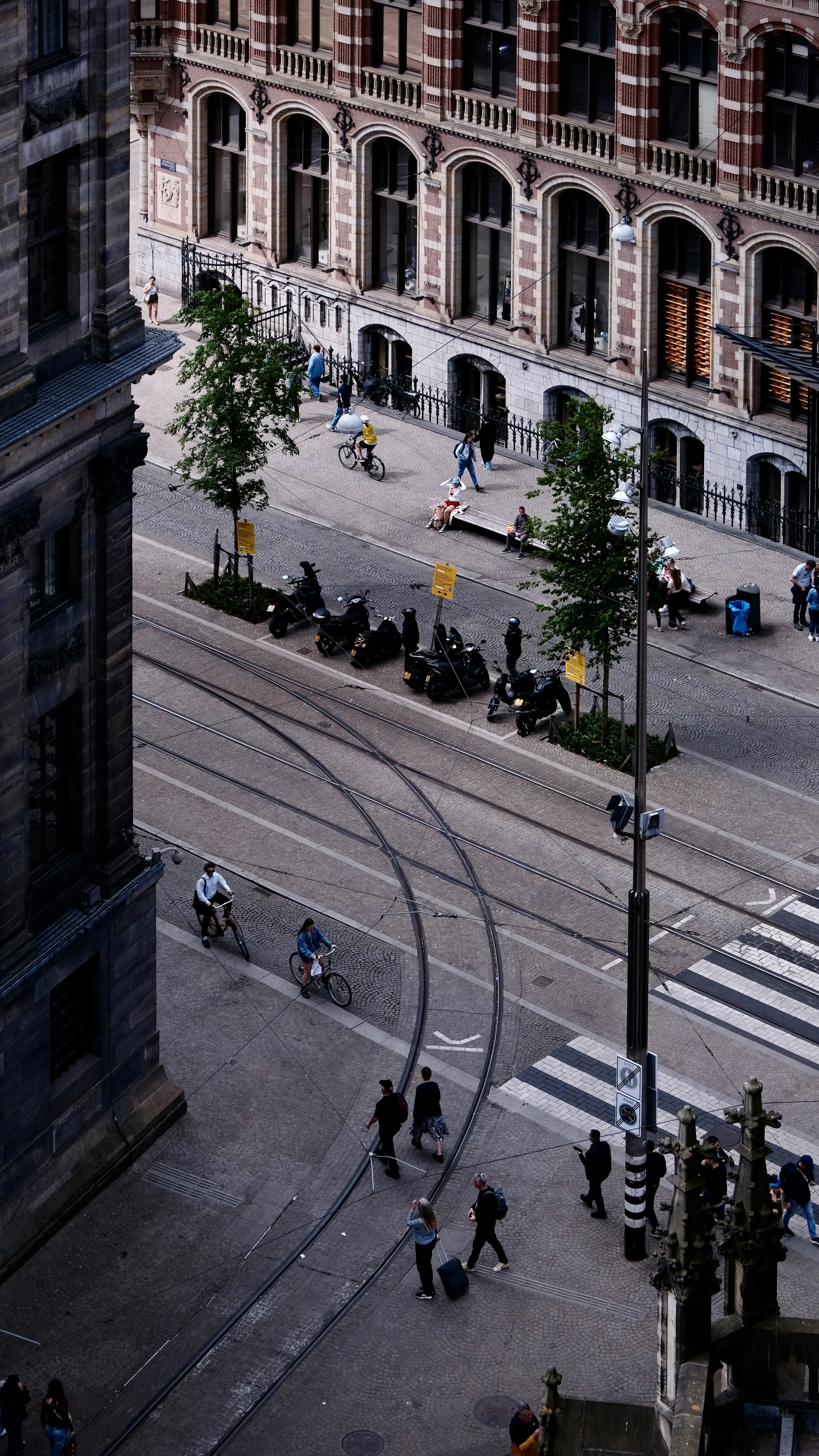 Investeringsfocus van Ivy Invest op commercieel vastgoed, kantoren, retail en logistieke objecten in stedelijke gebieden.