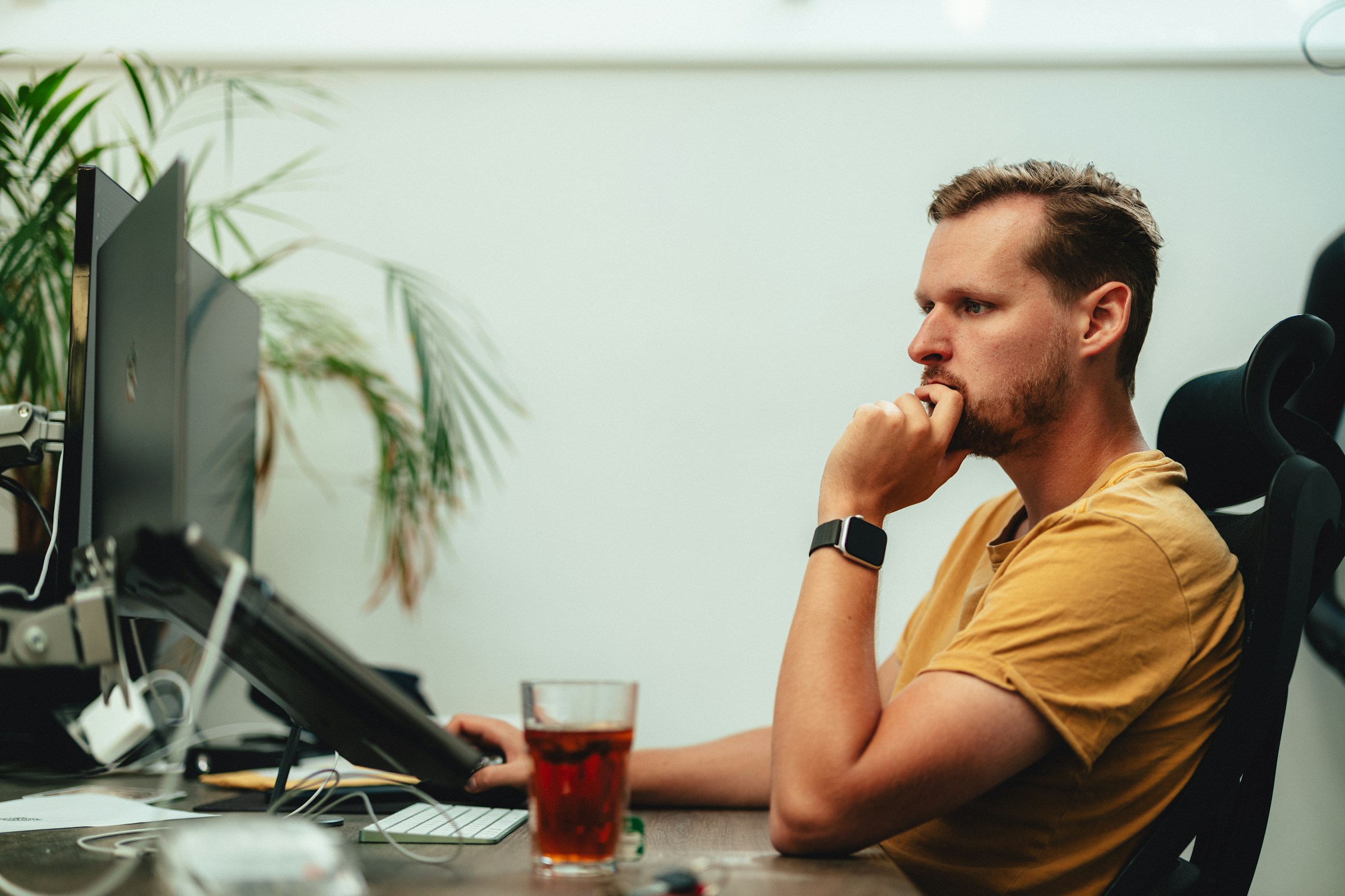 man working alone and using ChatPDF Alternatives