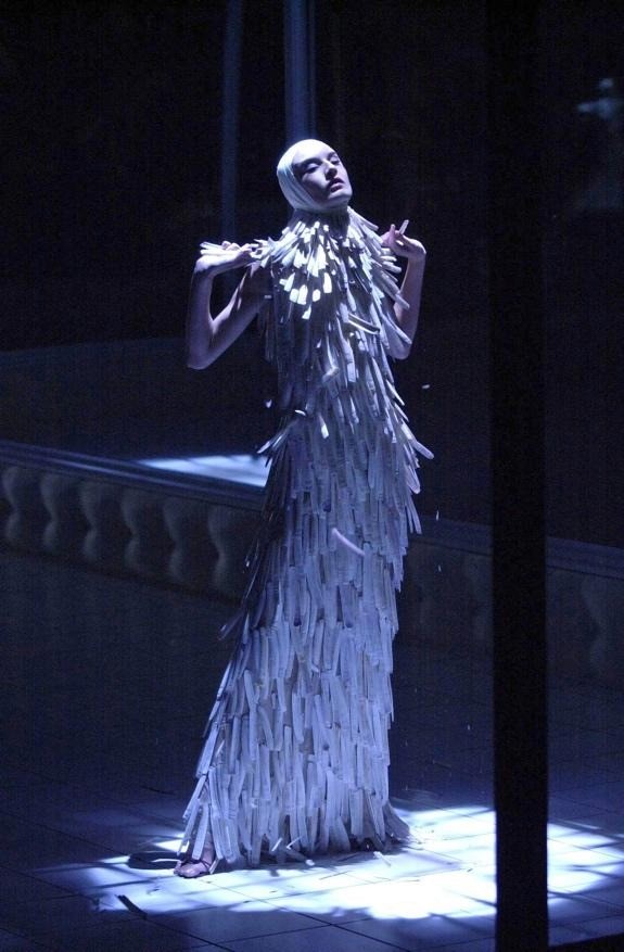 VOSS - Remembering Alexander Mcqueen's S/S 2001 Show — MAGAZINE