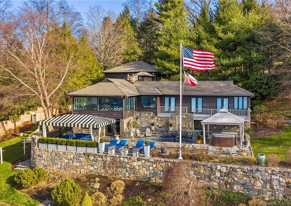 Home on Candlewood Lake