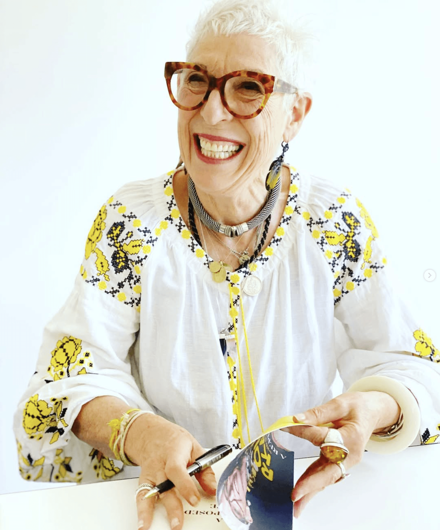Ronni Kahn signs copies of A Repurposed Life
