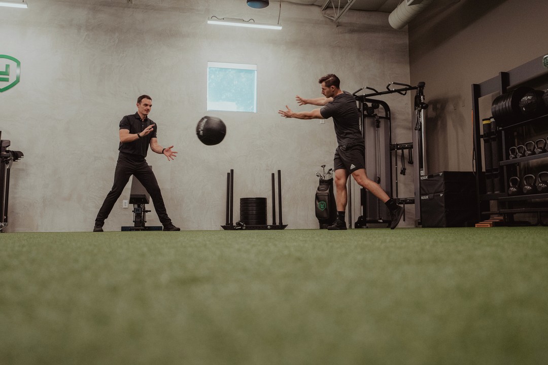 man throwing ball - Force Plate Testing