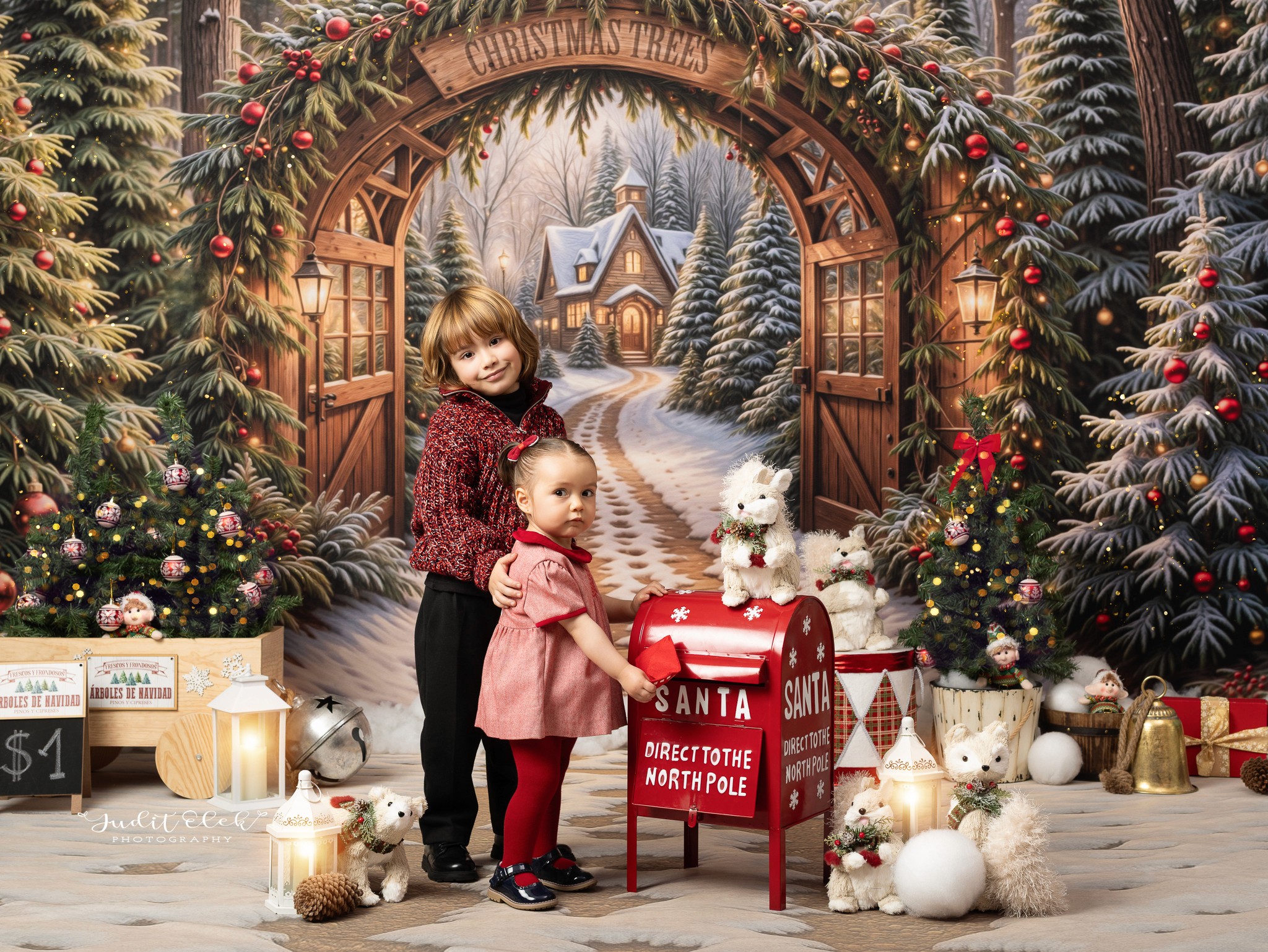 niños pequeños en su sesión de fotos navideña