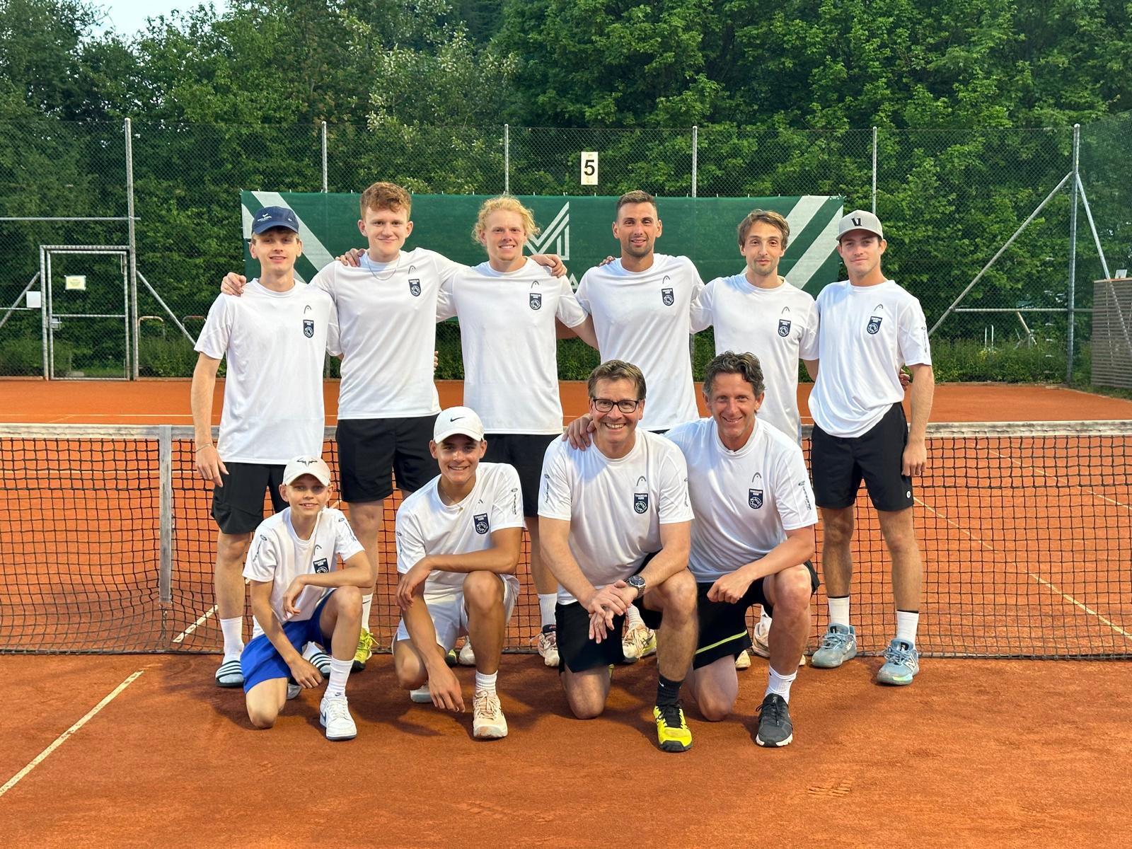 Trainingsgruppe nach erfolgreichem Training