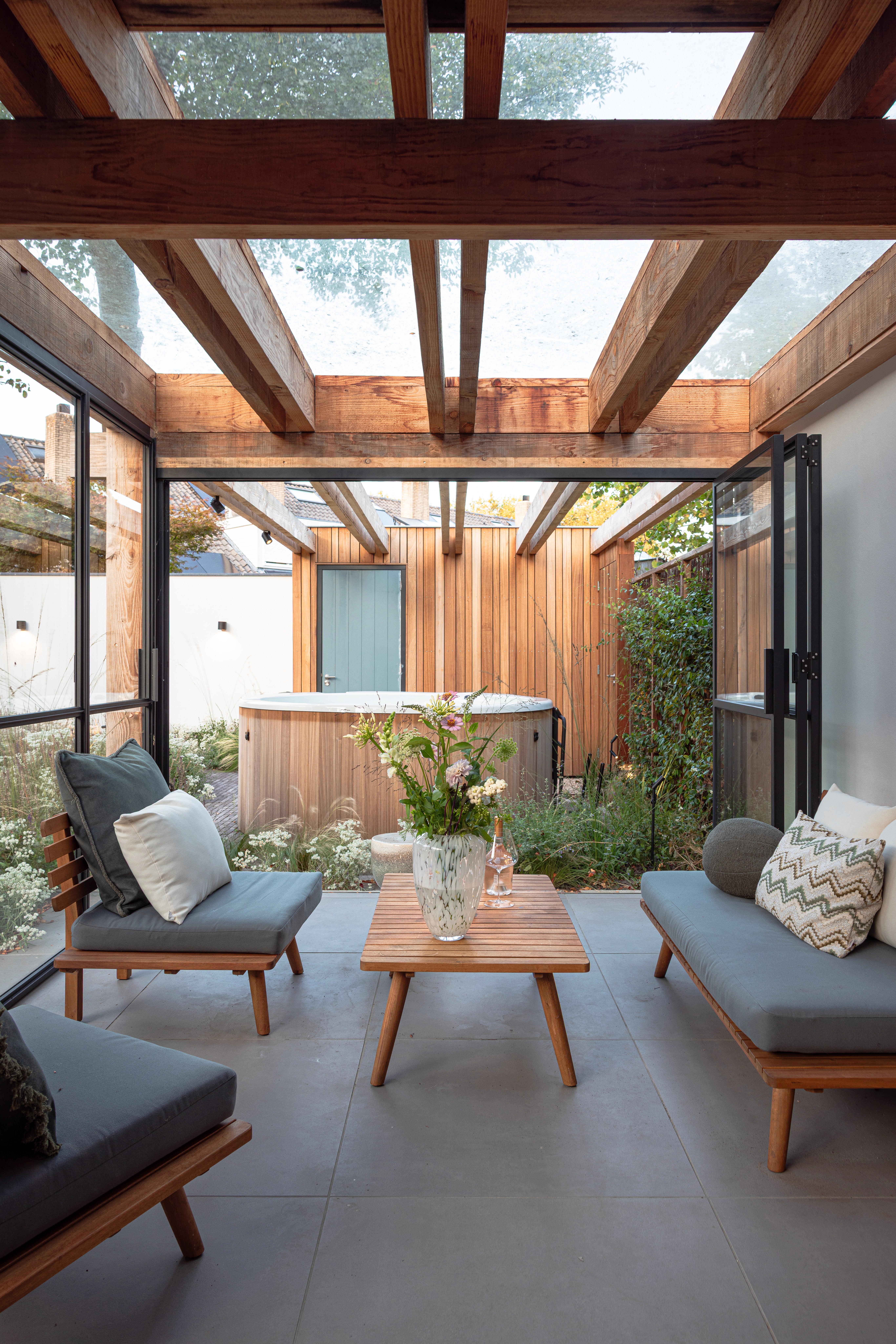 Here comes the alt text