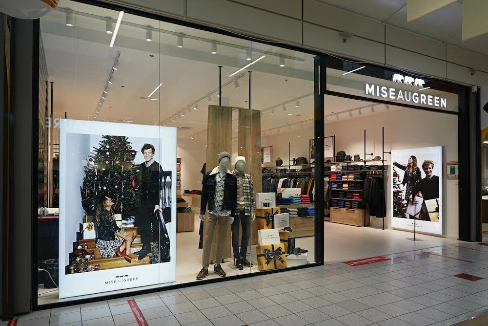 devanture magasin dans centre commercial