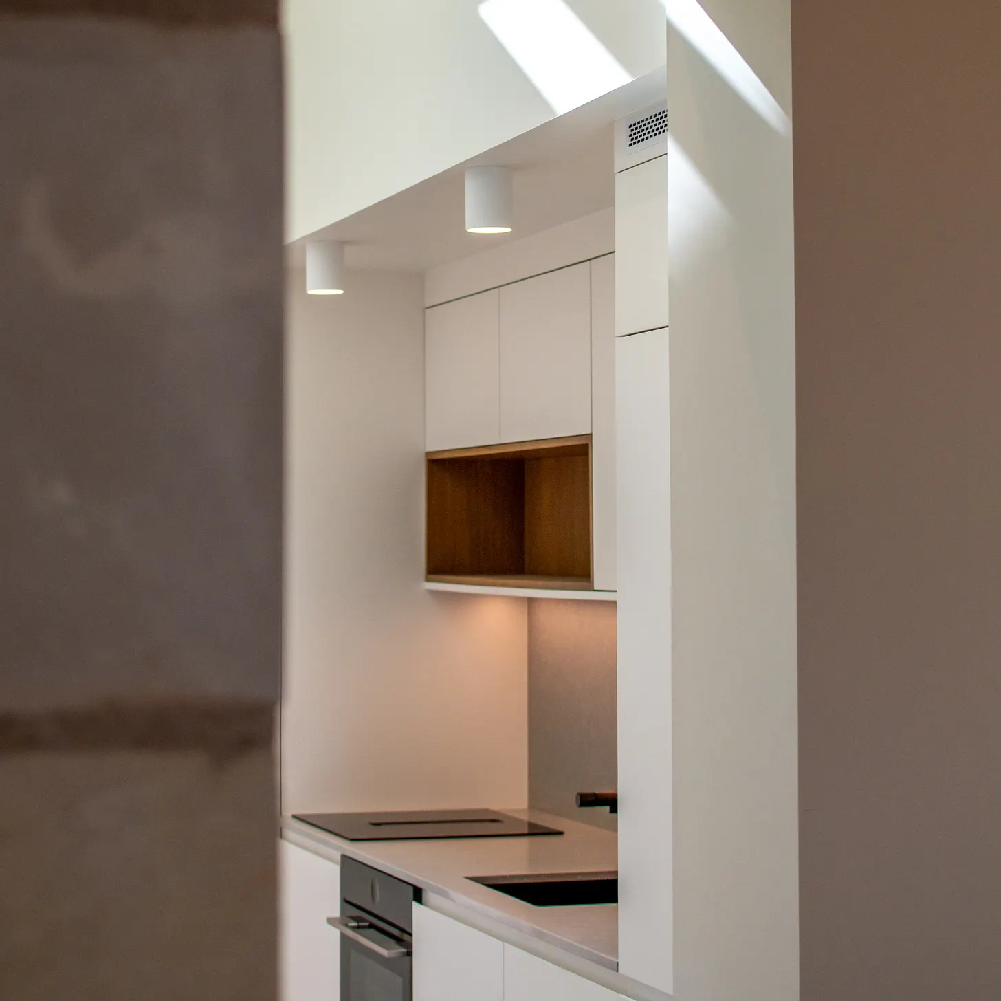 Mineral paint, natural materials, electrification packaged up as a MAREDI project