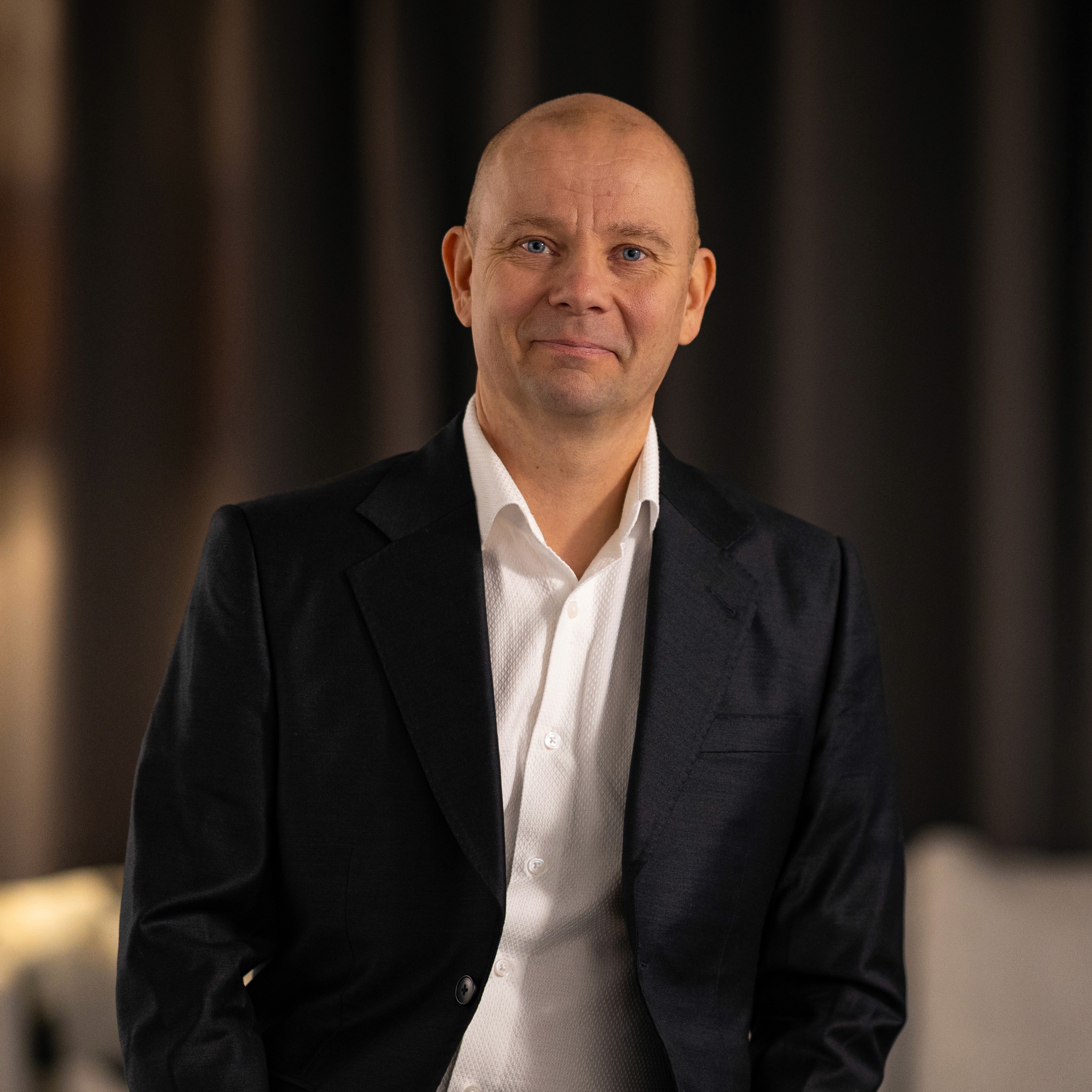 Portrait of Wilson Baptista, Operations Director at Omnis.