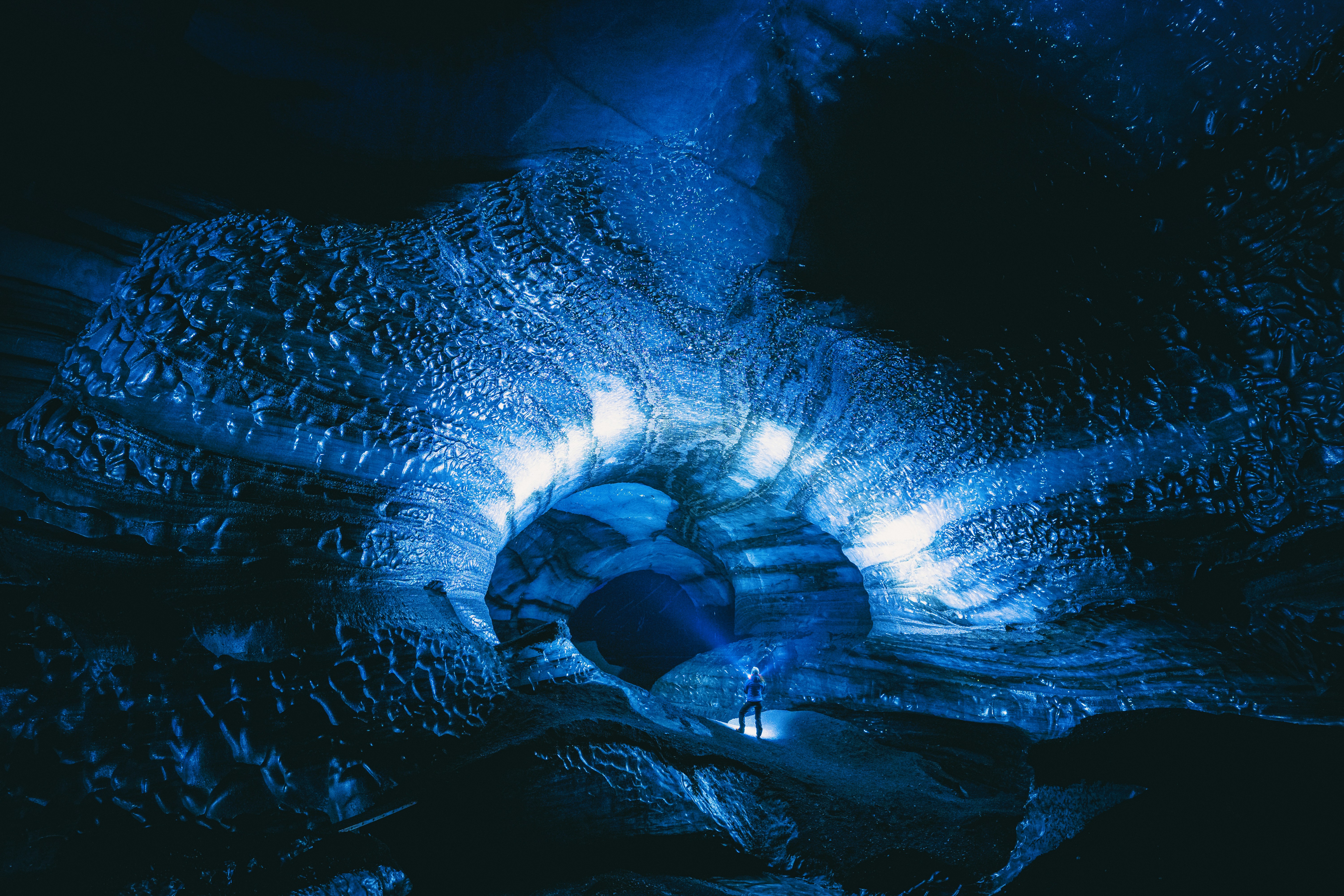 Katla ice cave at night