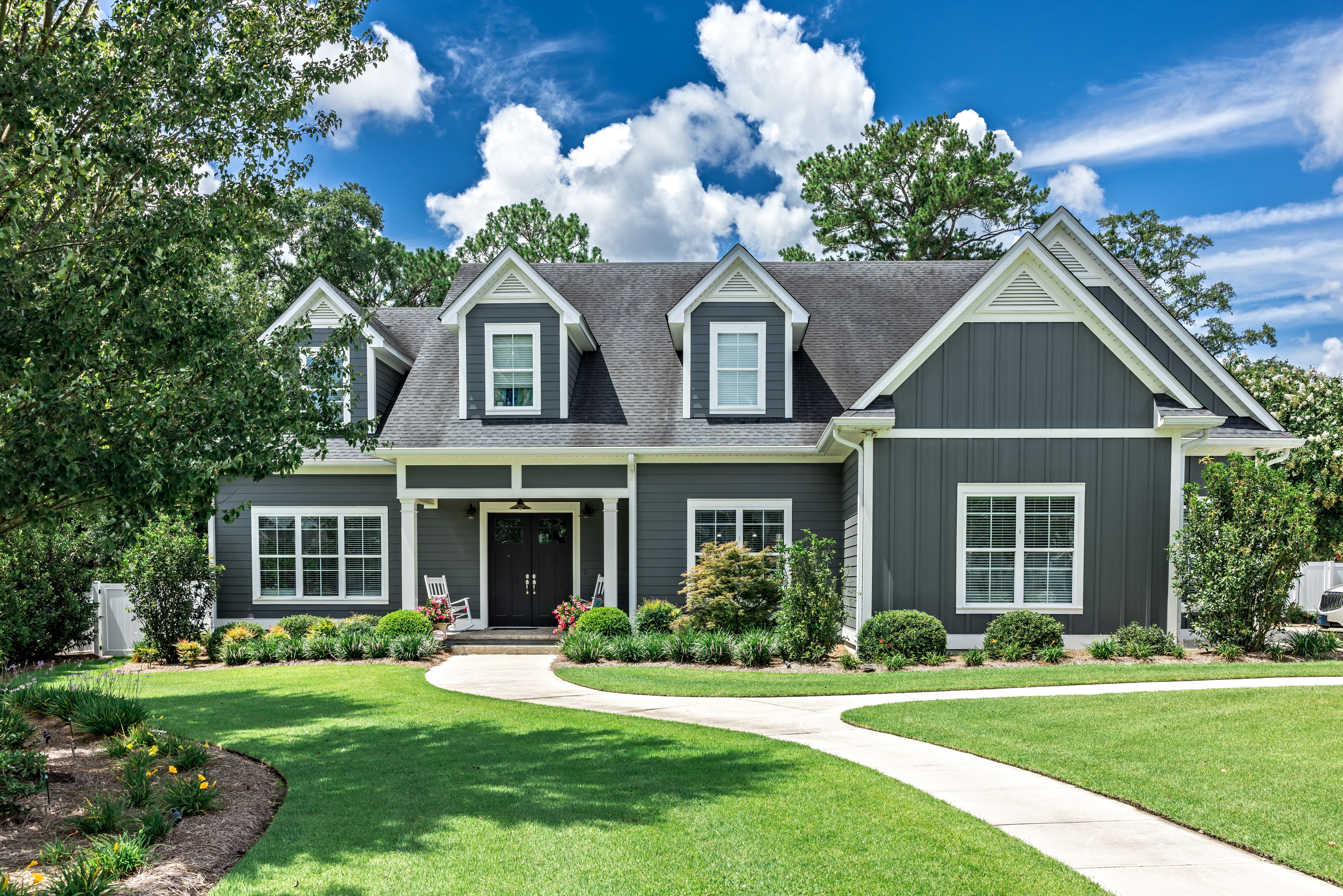 Residential lawn mowing and maintenance service Orlando FL