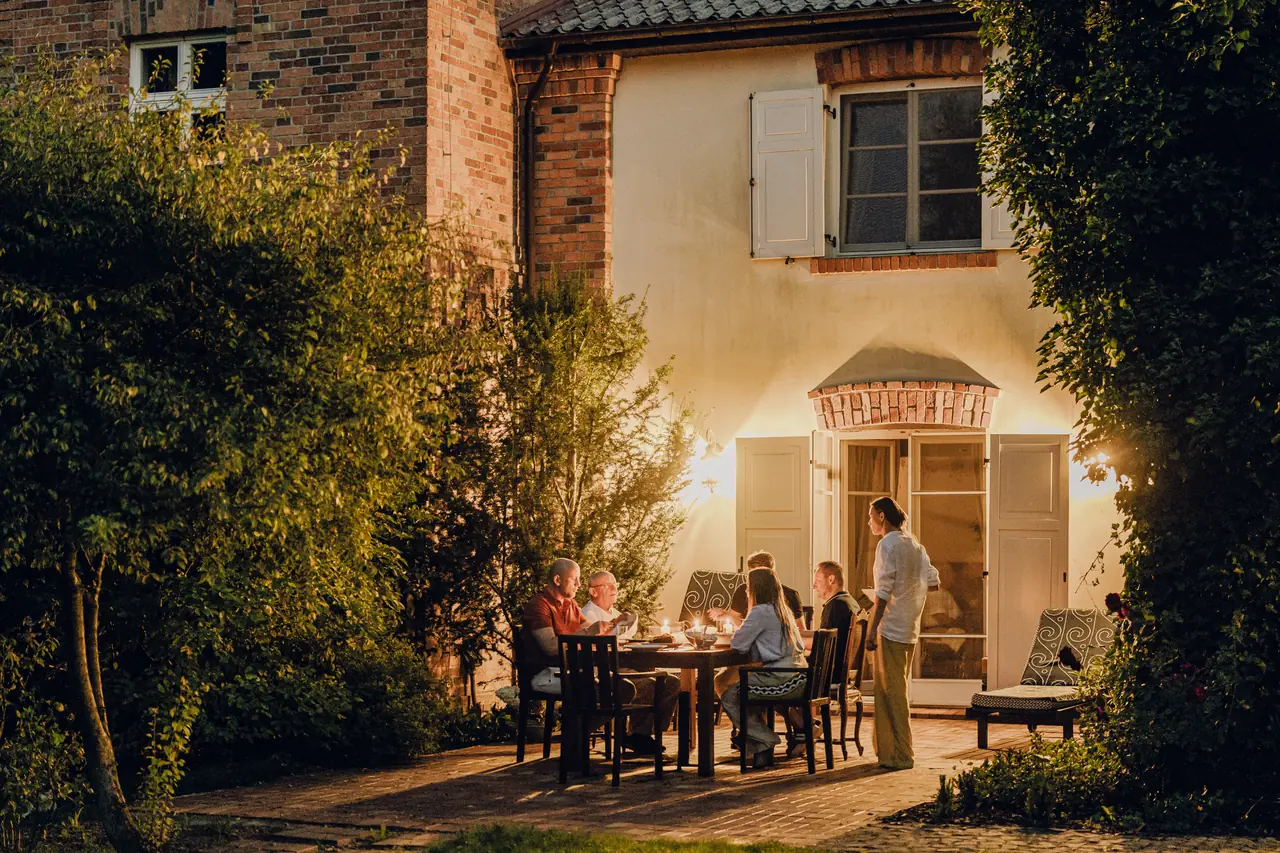 People eating dinner 