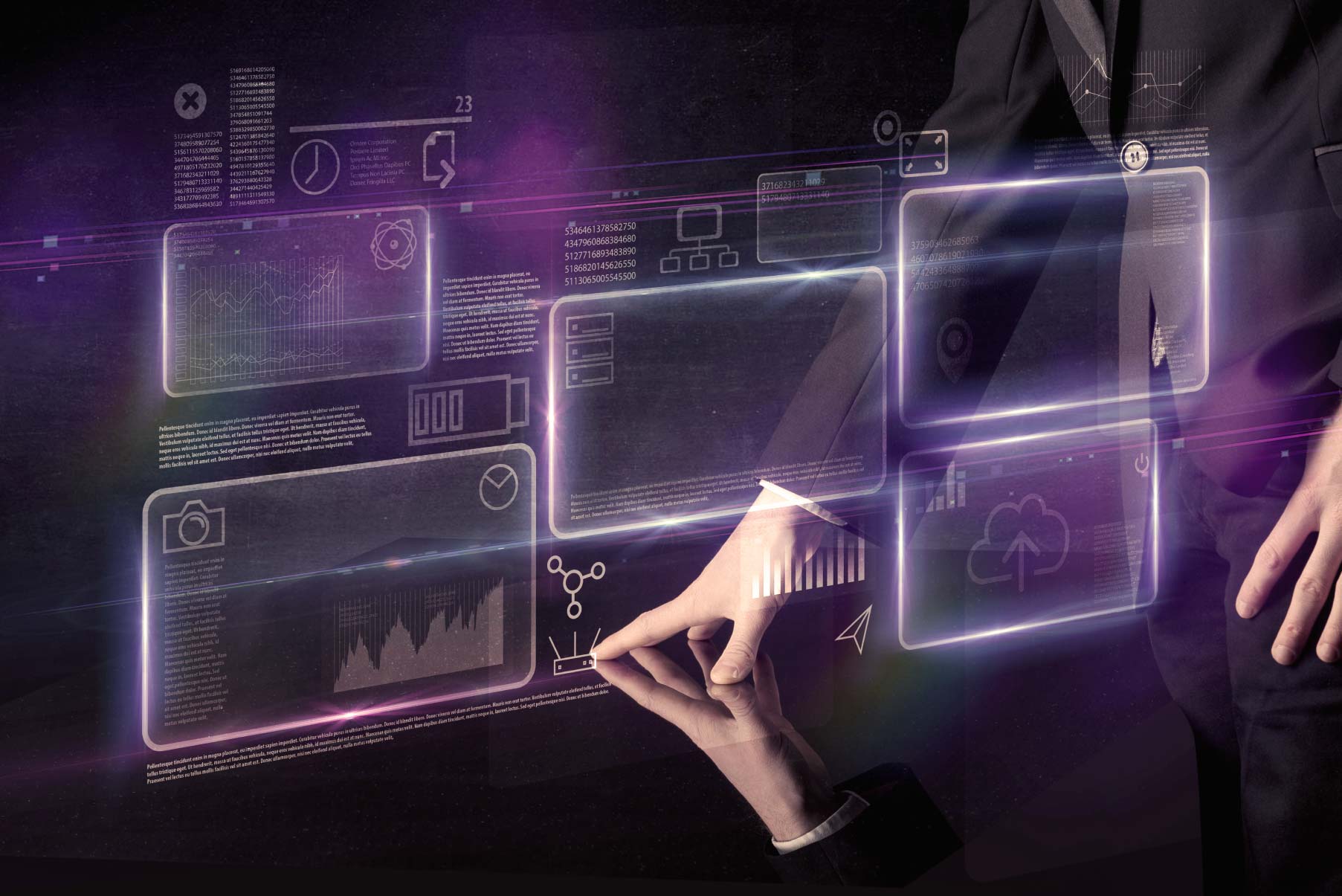 Projektant wchodzący w interakcję z zaawansowanym panelem cyfrowym pełnym wykresów oraz ikon technologicznych reprezentującym innowacyjny web design