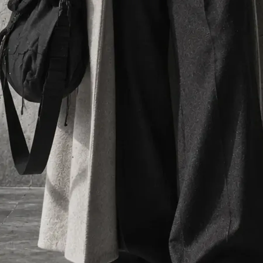 Crop of Utility Bag in look 02