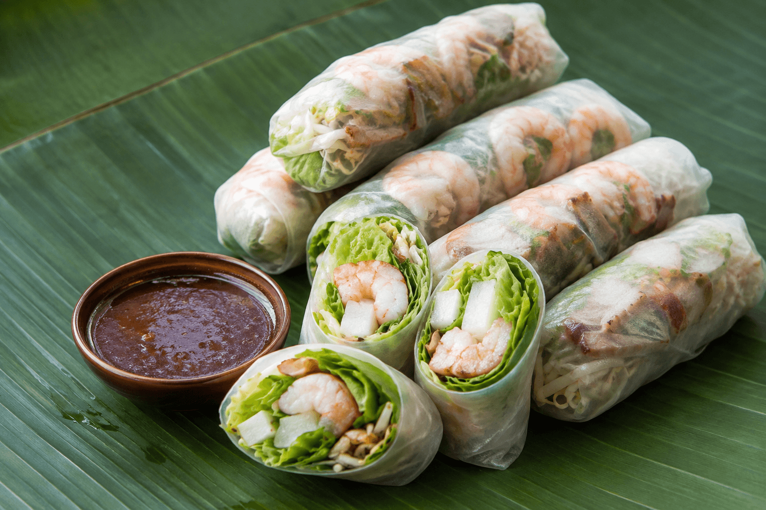 Rouleaux d’été thaïlandais — photographie recadrée du plat