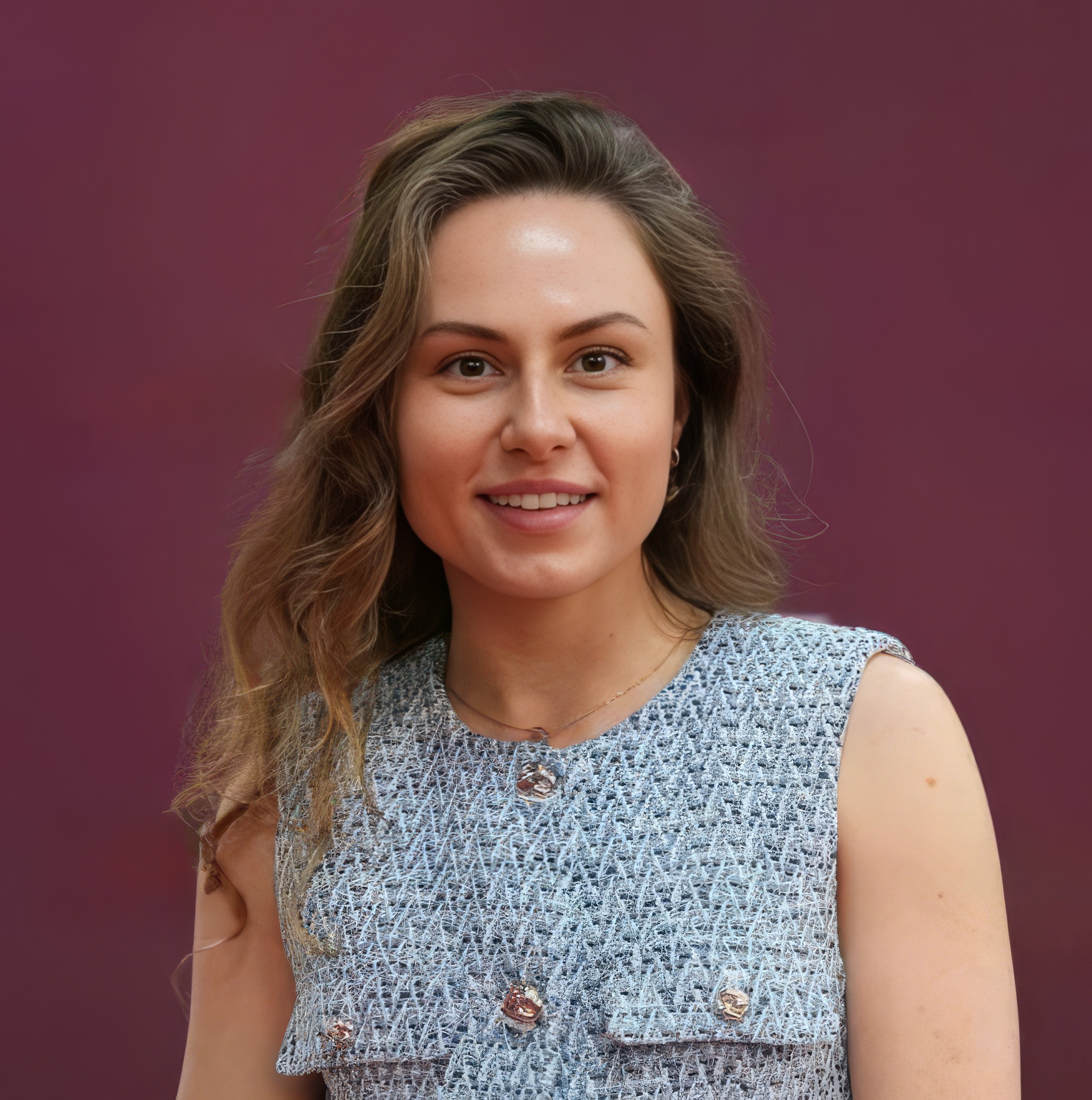 Portrait of Alina Panashchuk, COO and Co-Founder of Linqa.