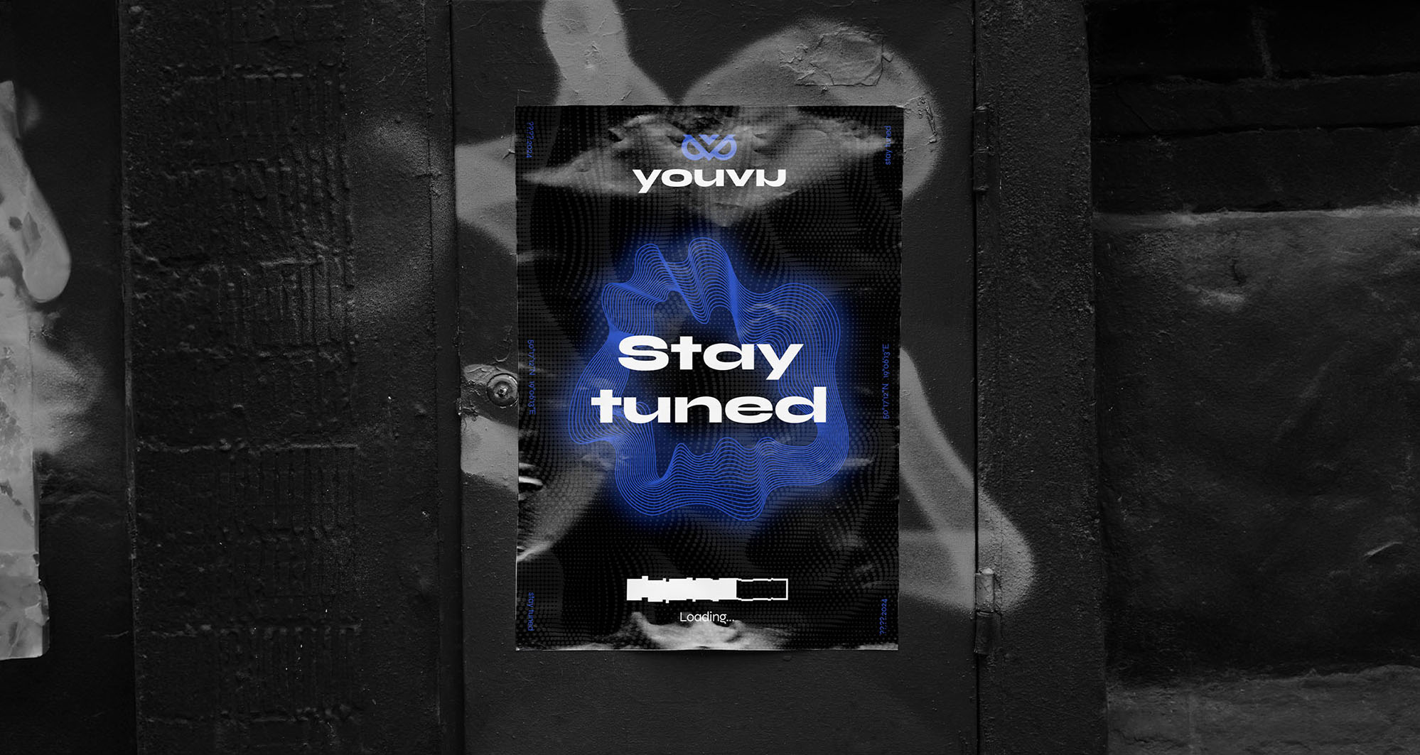 Zdjęcie plakatu Stay Tuned z logo i KV youvu