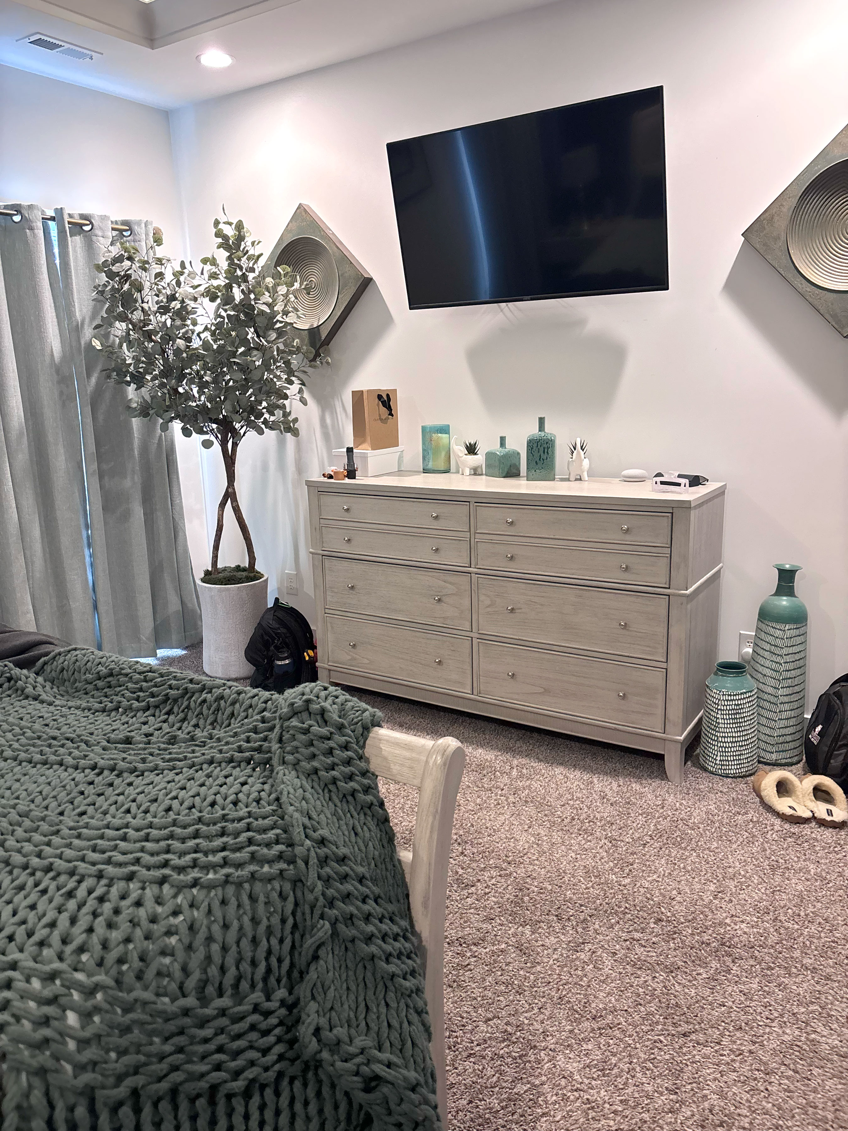 Bedroom before redesign