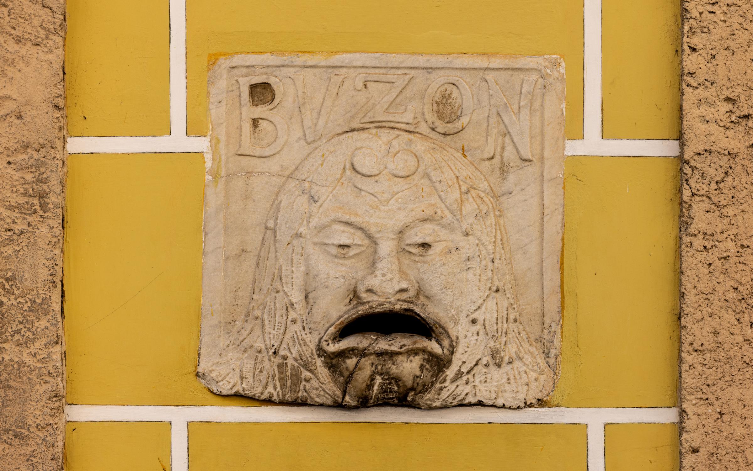 Buzón / Mailbox