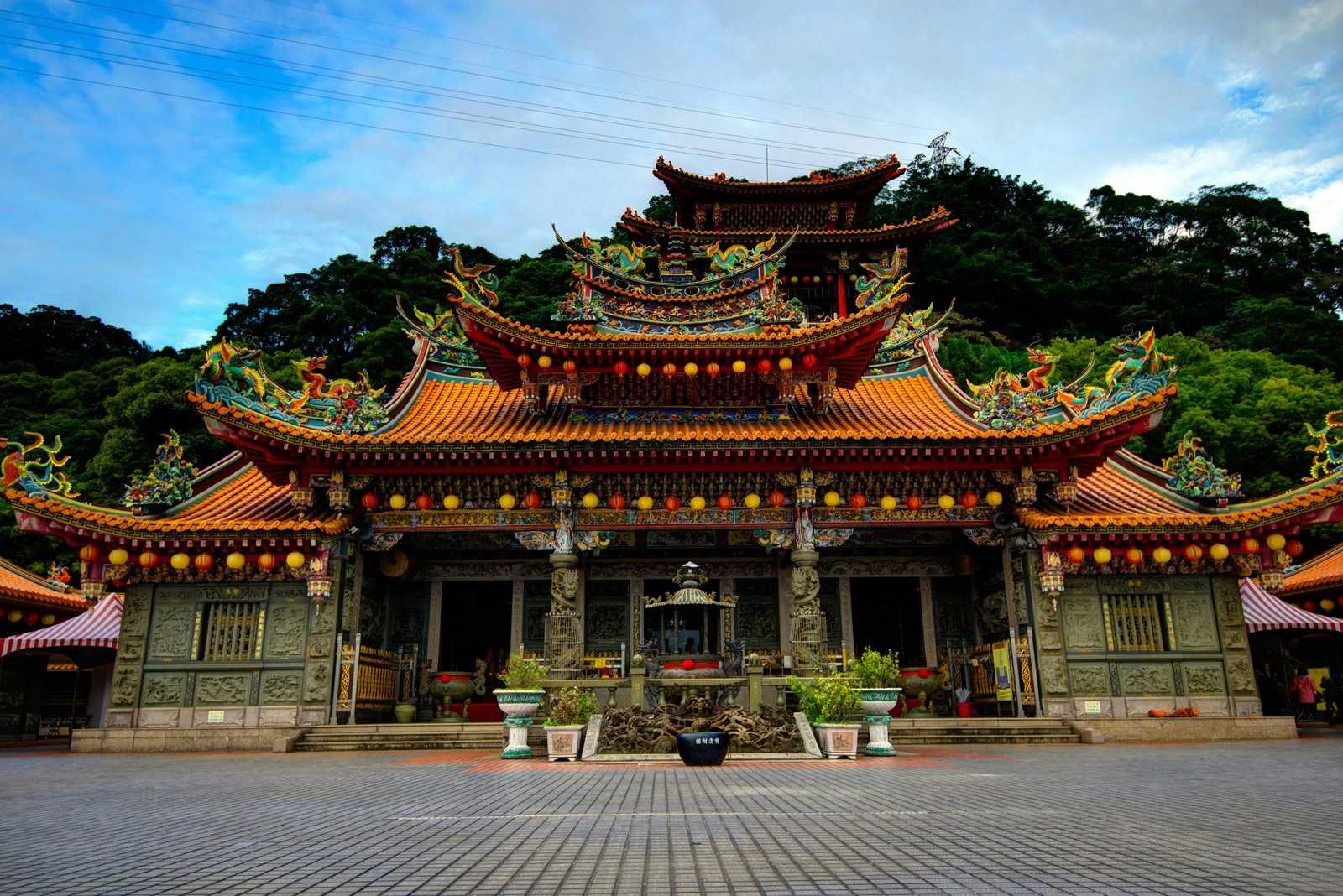Traditional Chinese temple architecture, on an article about the China visa process for South Carolina
