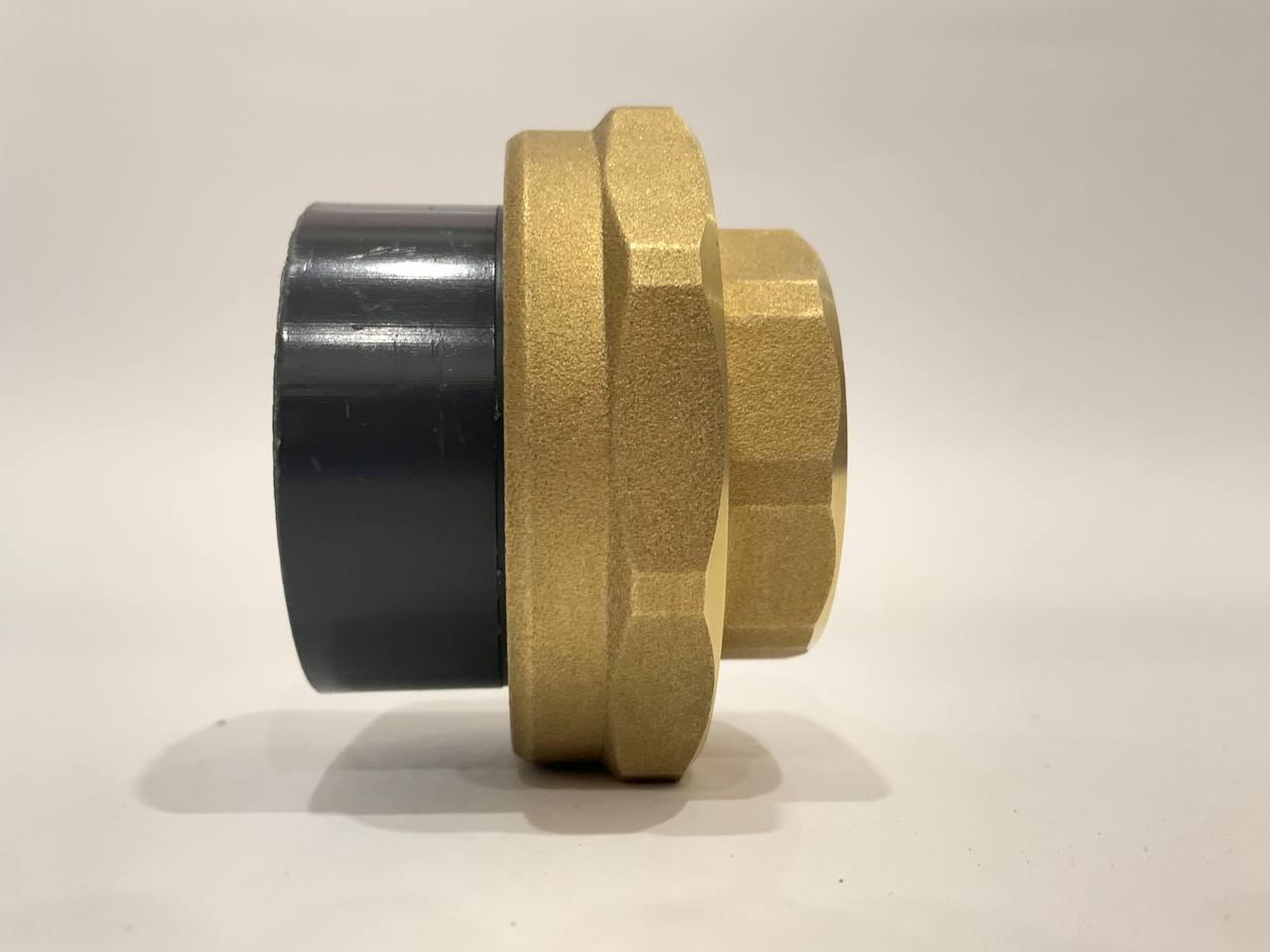 BRASS PVC UNION
