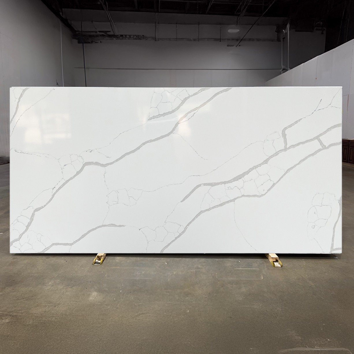 Calacatta Laza Quartz Slab