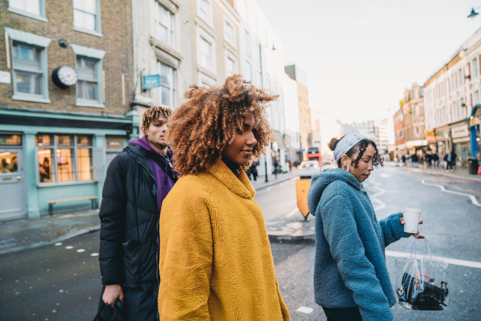 Sociera - People Crossing road