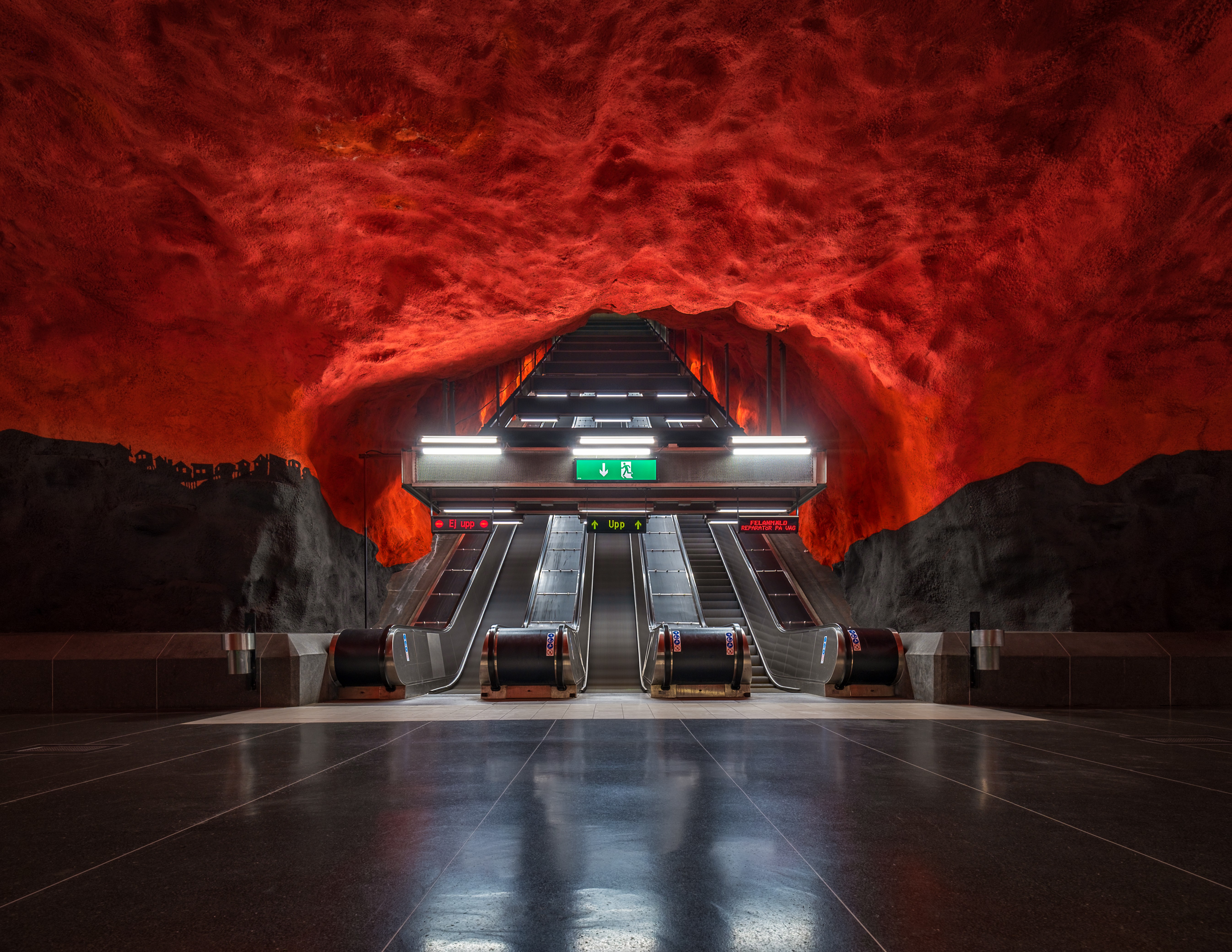 Stacja Solna Centrum, autor Mateusz Głuszek, Sztokholm, Szwecja