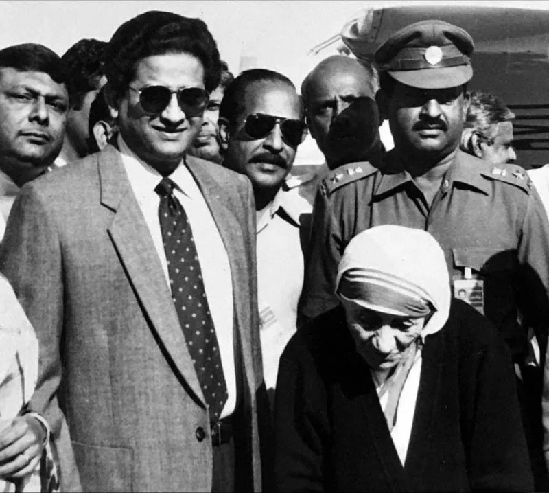 Rajesh Nagjee with Mother Teresa — a moment that shaped his philosophy of ruthless compassion in leadership and service.