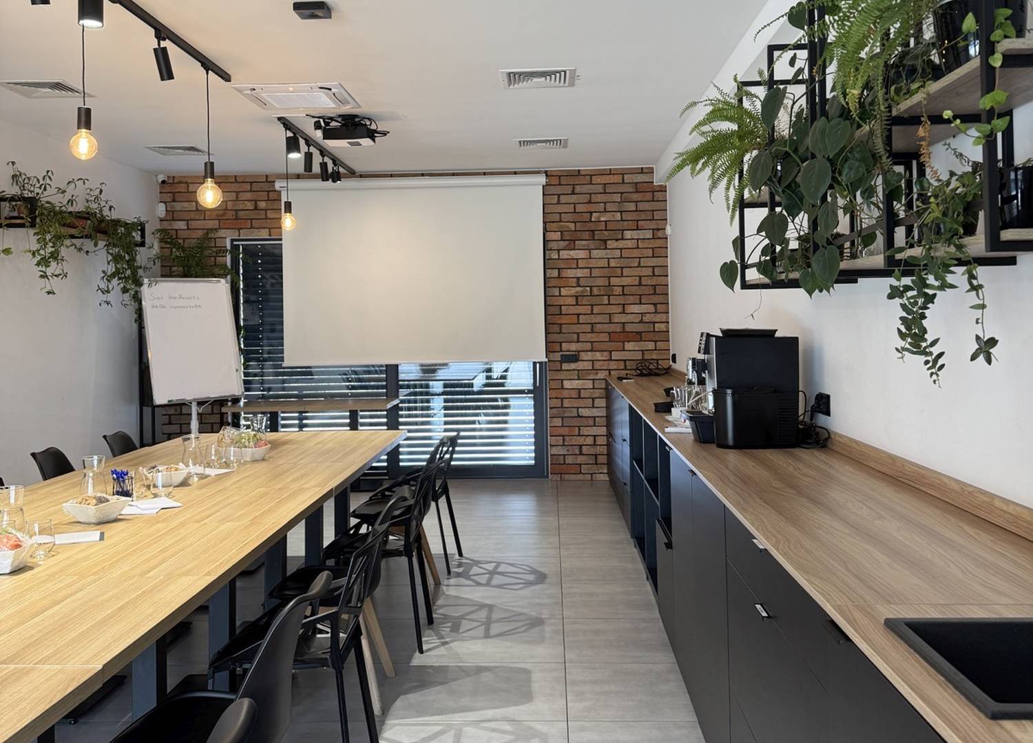 sala szkoleniowa i zaplecze konferencyjne Poznań Niedźwiedzia 25