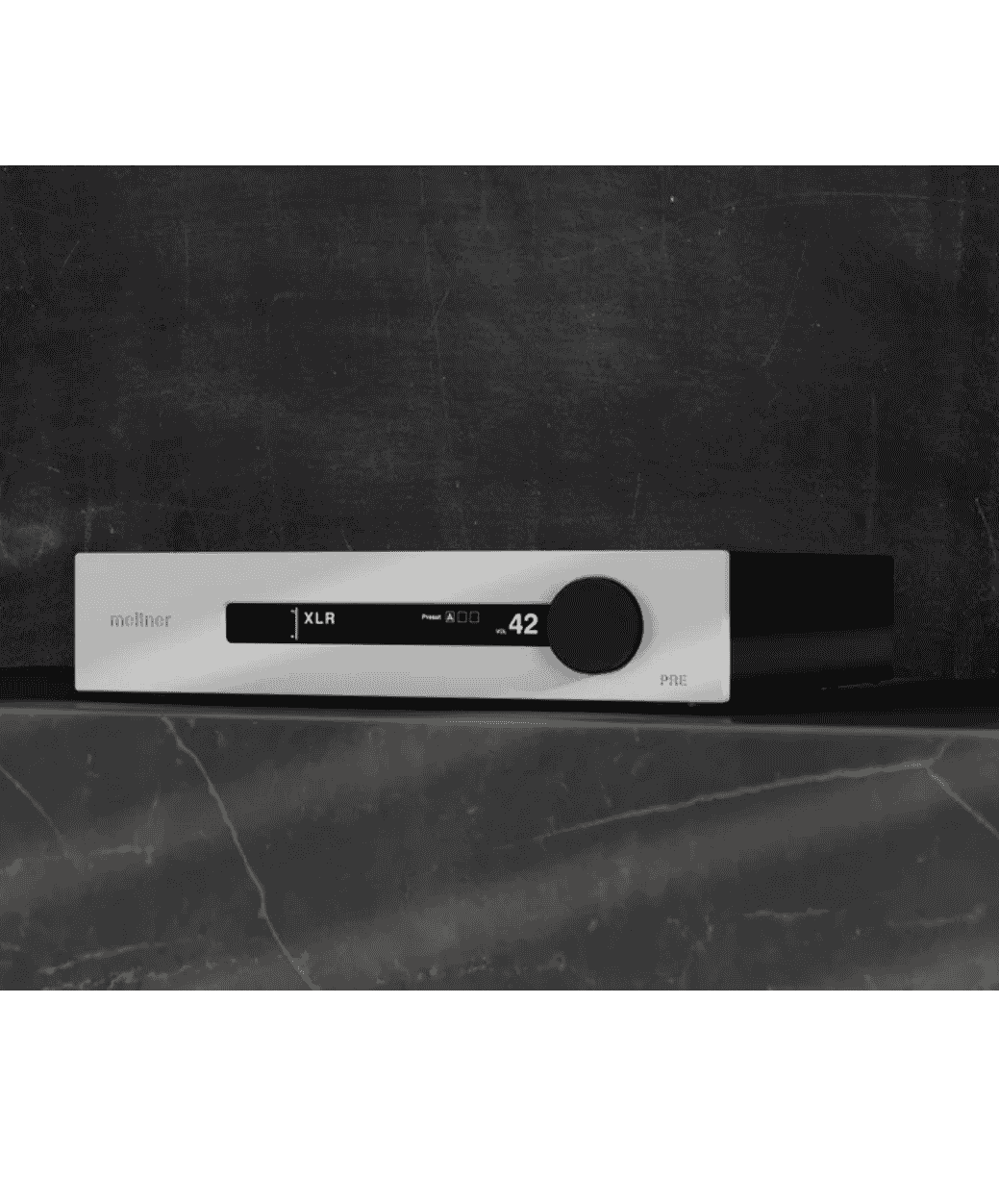 Meitner Emmlabs PRE - Silver - Main front  - lifestyle - LE STUDIO HIFI