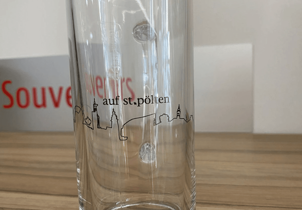 STP Skyline Visual auf einem Kaffeeservice
