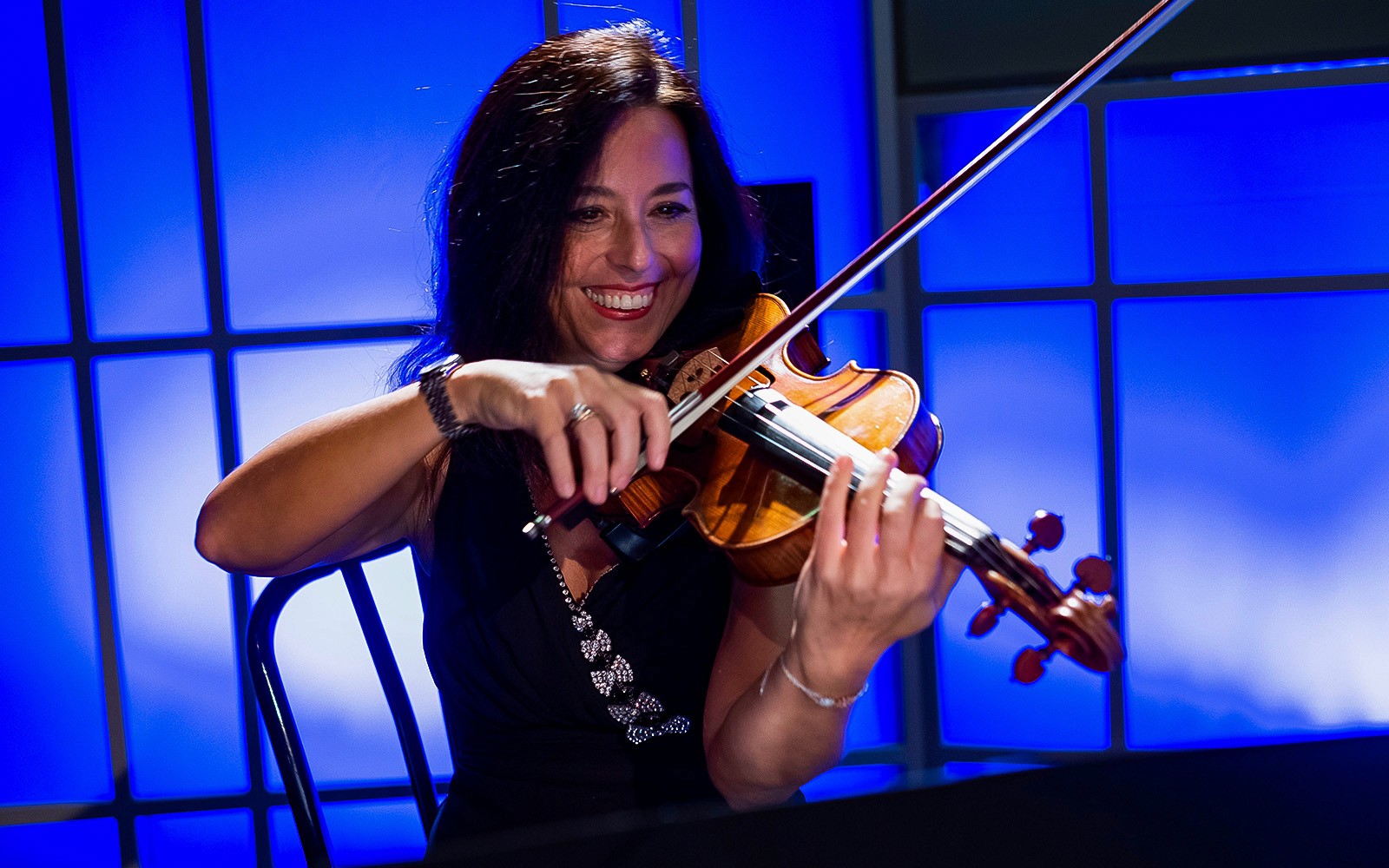 Violiniste se produisant lors du concert « Les Grands Airs de l'Opéra » à Rome.