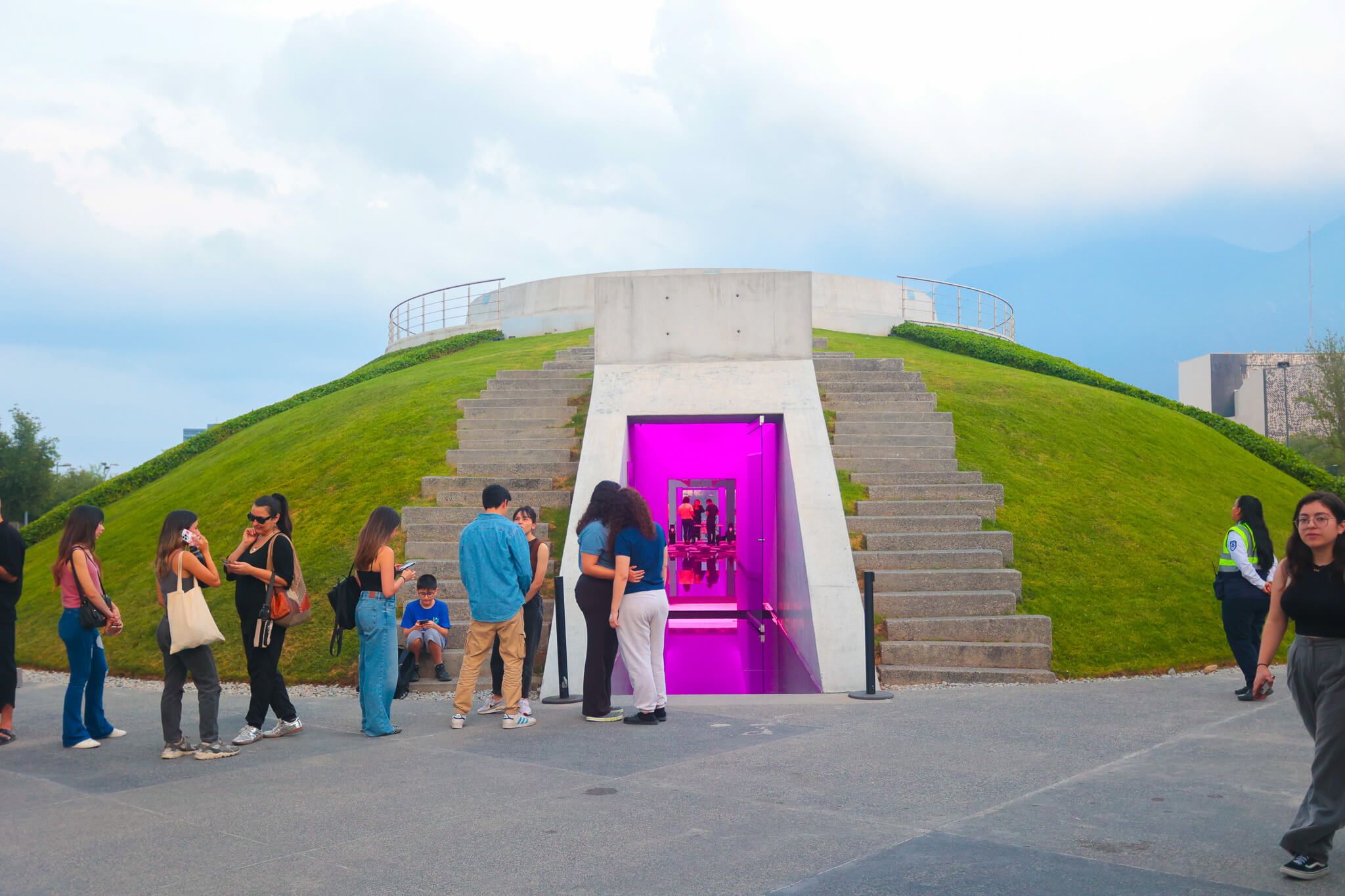 carlos vargas pons "metrópolis" en arte actual galería made week 2025 Arte y diseño en Monterrey