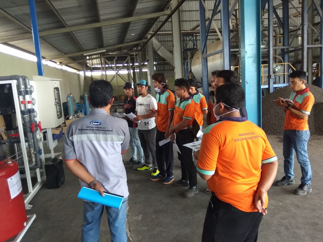 worker on laboratorium