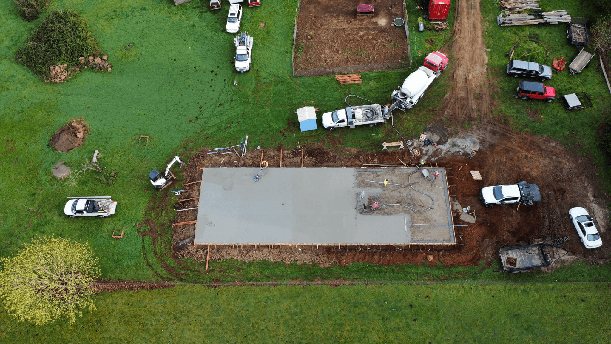 Professional concrete contractors resurfacing in Canby, Oregon – Restoring cracked and worn-out concrete for long-lasting durability
