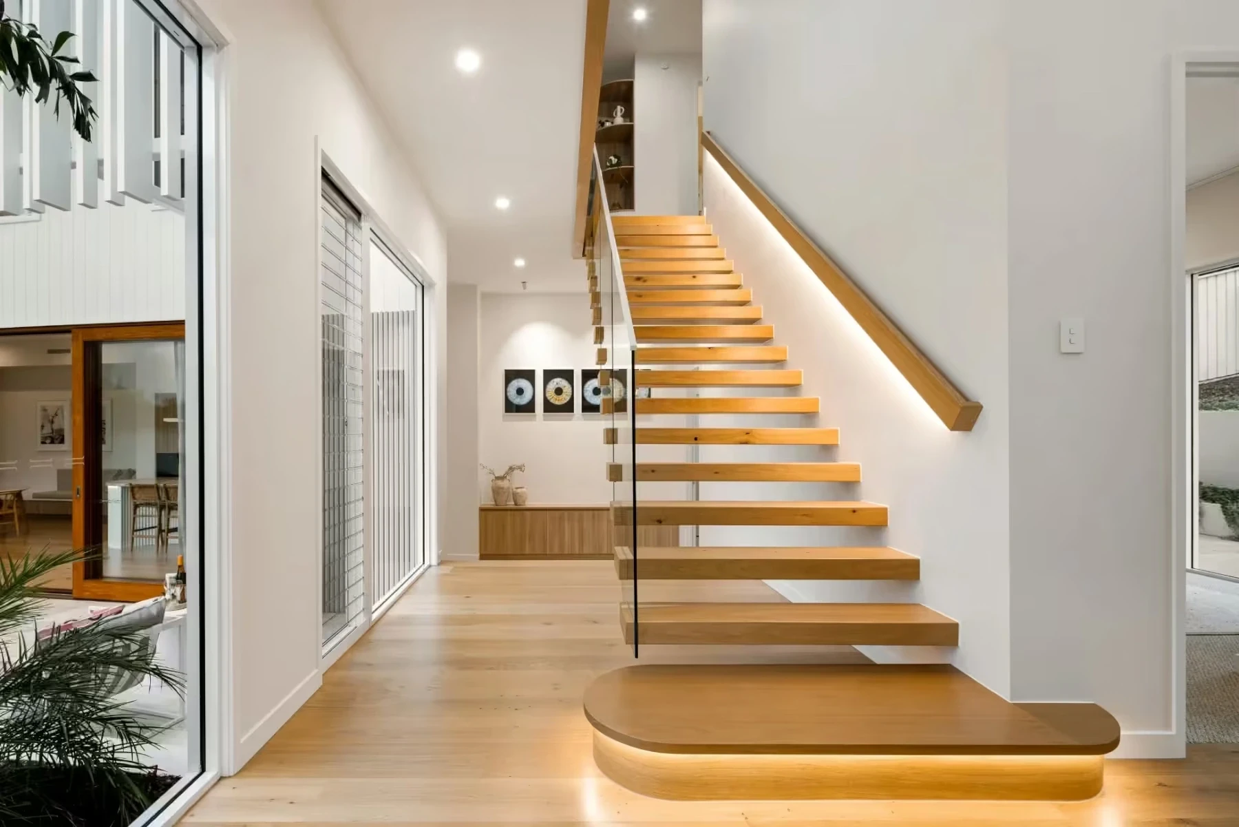 A staircase in Imbocco designed by Invilla Architecture