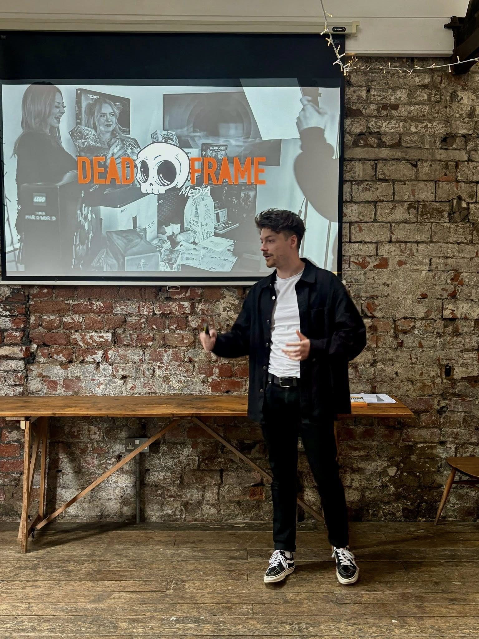Dead frame media market presentation