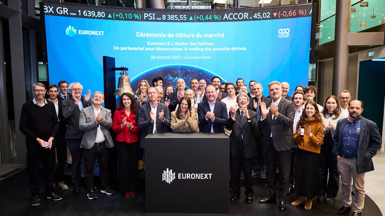 Nicolas-Schneller-Makram-Dhouibi-Euronext-Paris-Closing-Bell