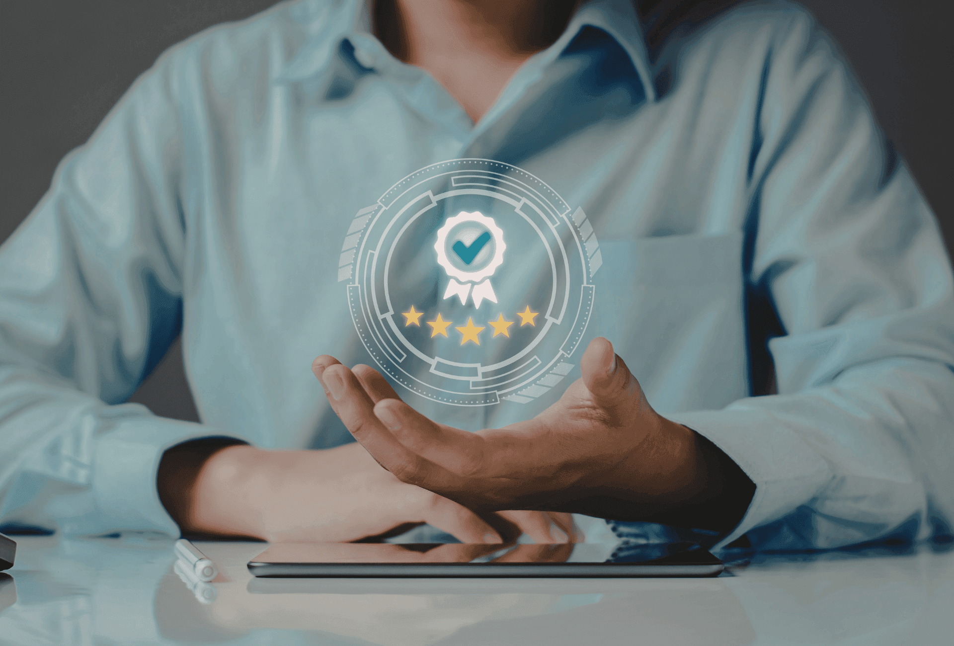 Grupo de pessoas discutindo um problema