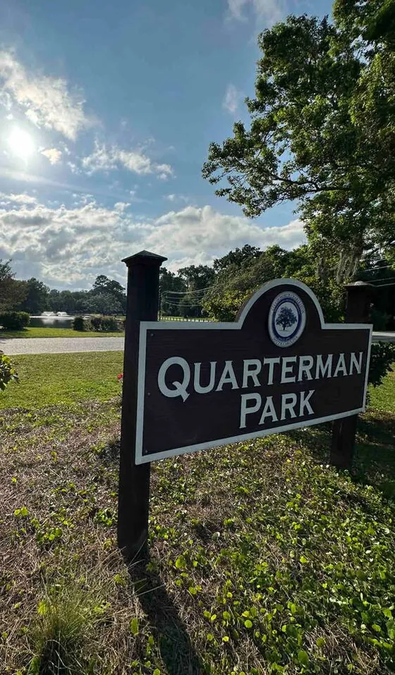 Sign for Quarterman Park, just south of the circle