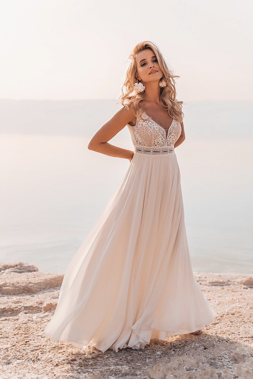 Brautkleid für Strand im puristischen Design