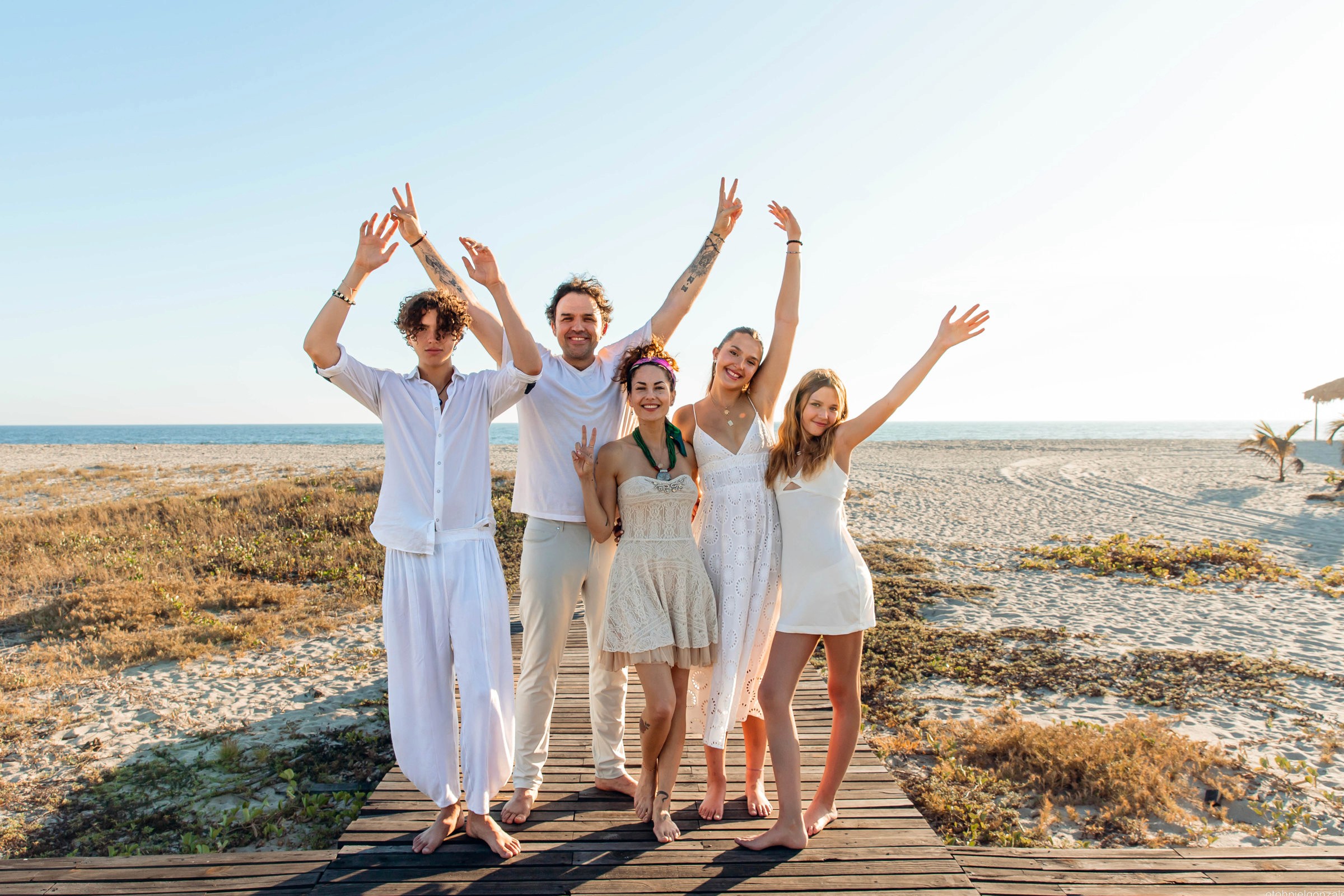 Sesión de fotos familiar en la playa