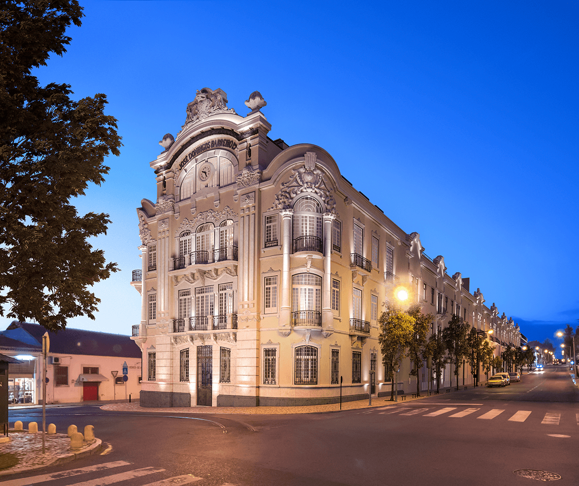 An image of an area with some trees around and near the José Domingos Barreiro place