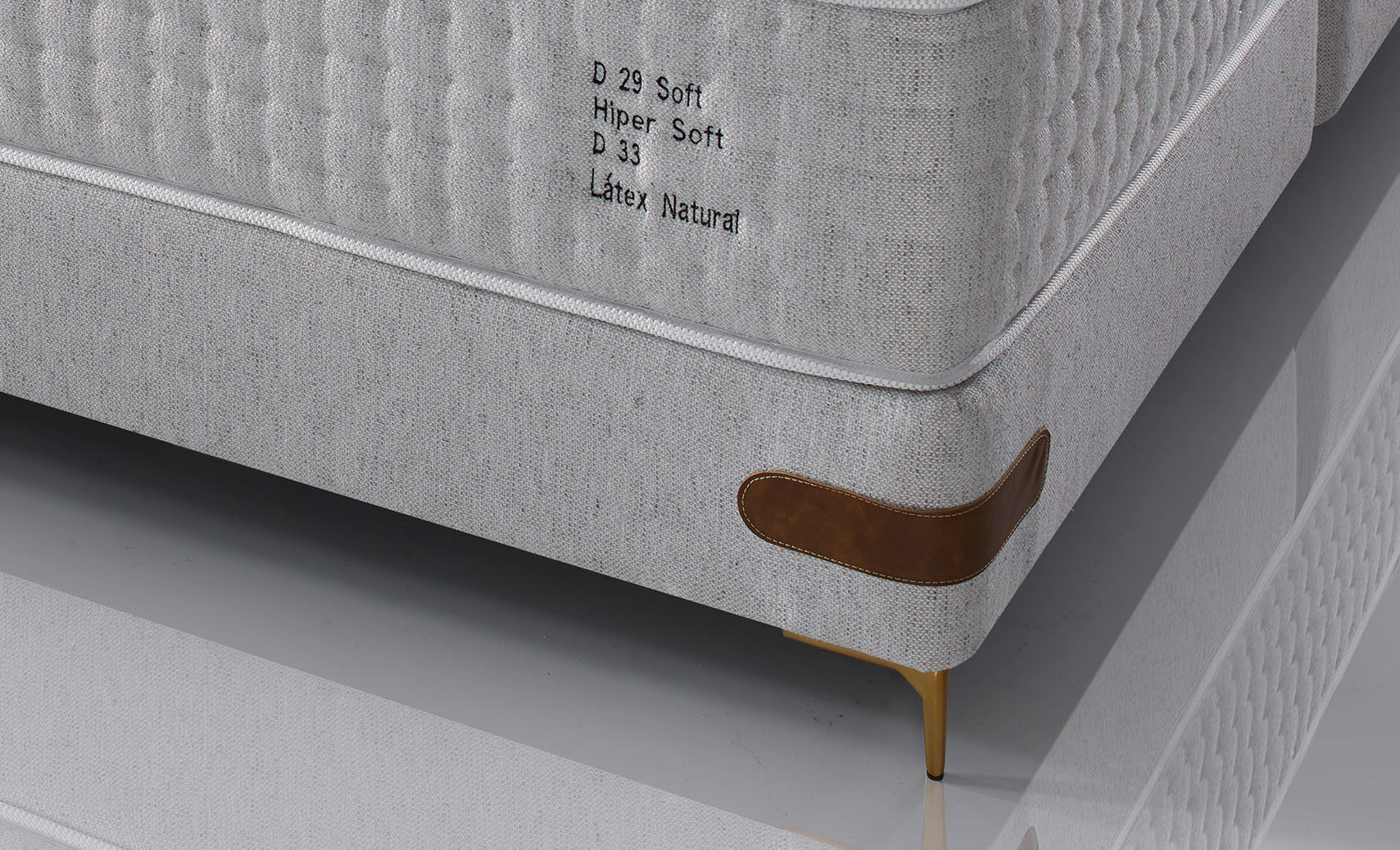 Minimalist beige sweatshirt