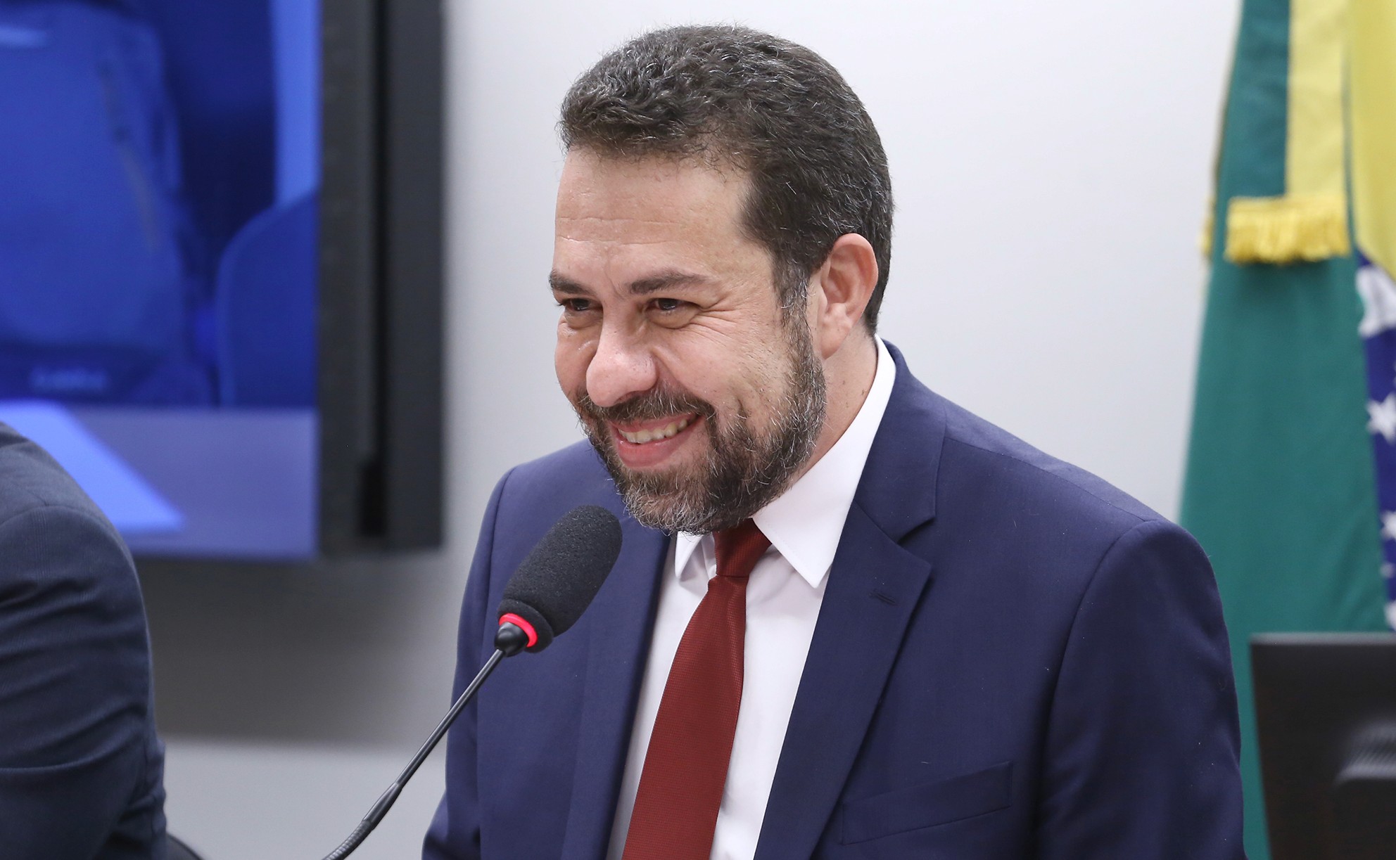 Guilherme Boulos na tribuna da Câmara dos Deputados